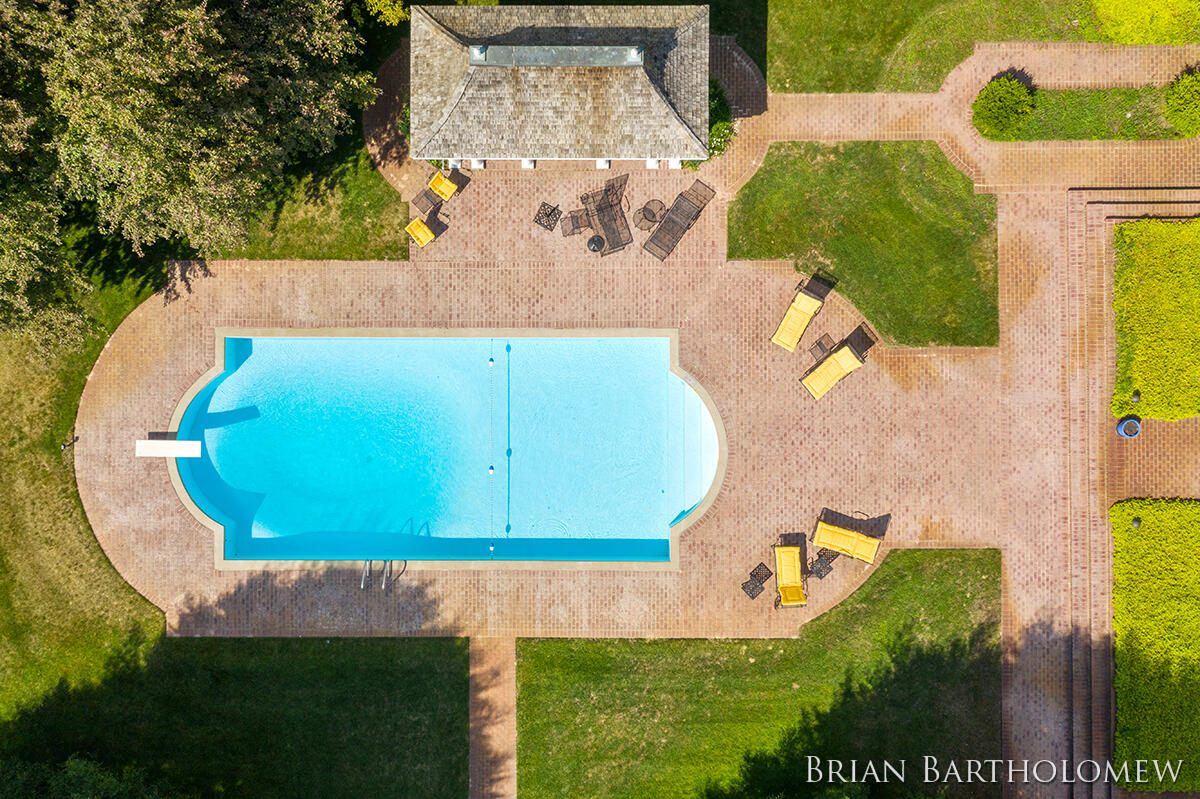 560 Saddlebrook Drive NE Ada MI 49301
