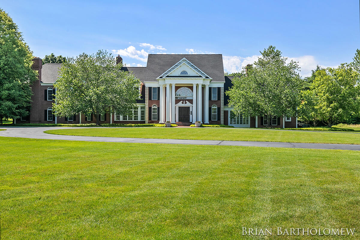 560 Saddlebrook Drive NE Ada MI 49301