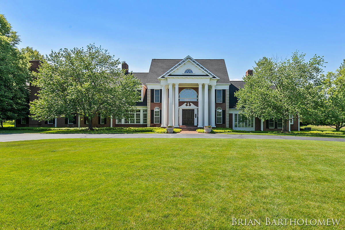 560 Saddlebrook Drive NE Ada MI 49301