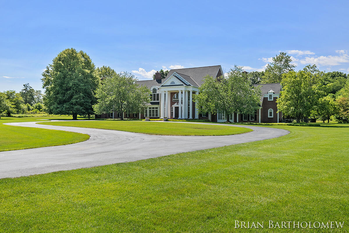 560 Saddlebrook Drive NE Ada MI 49301