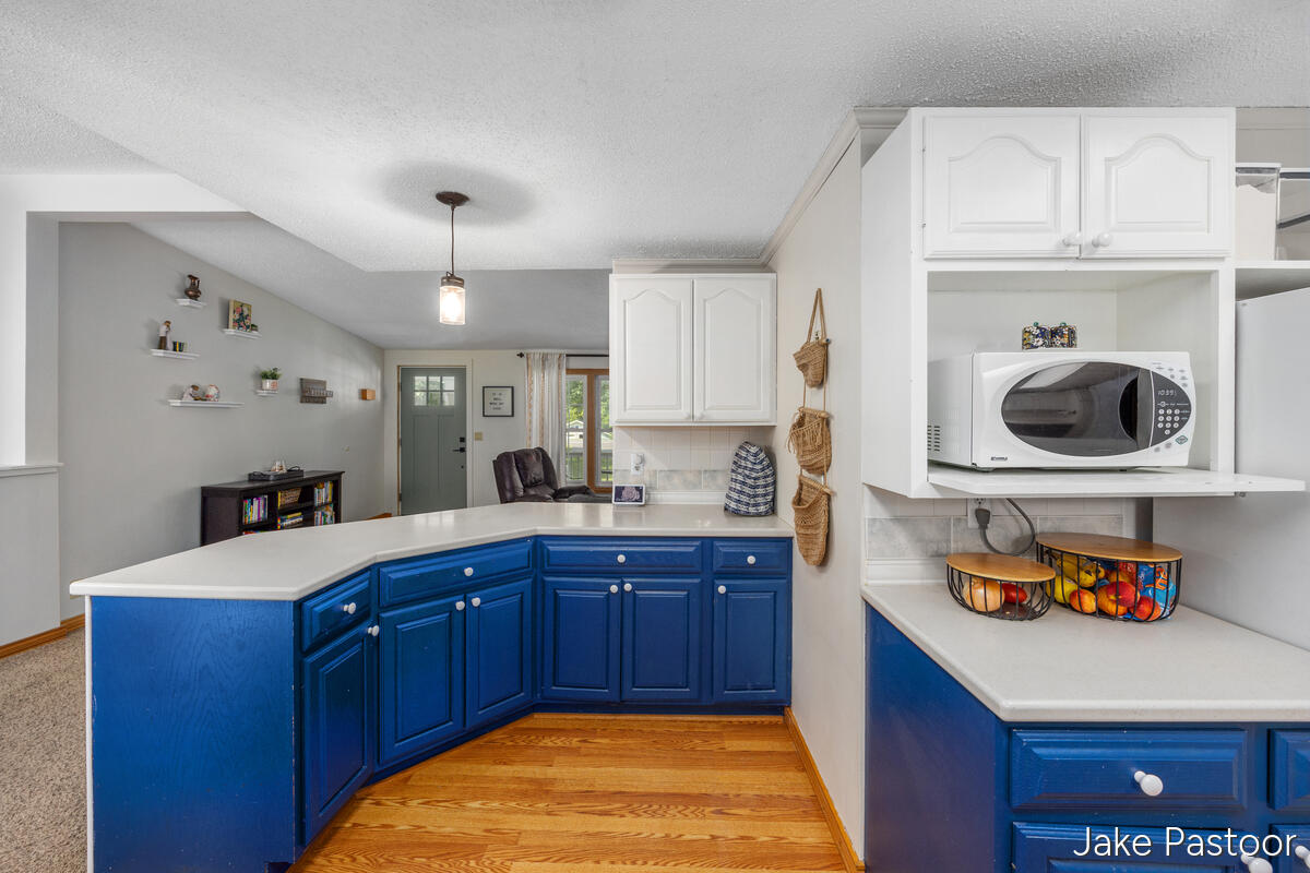 9951 10 Mile Road NE Rockford MI 49341