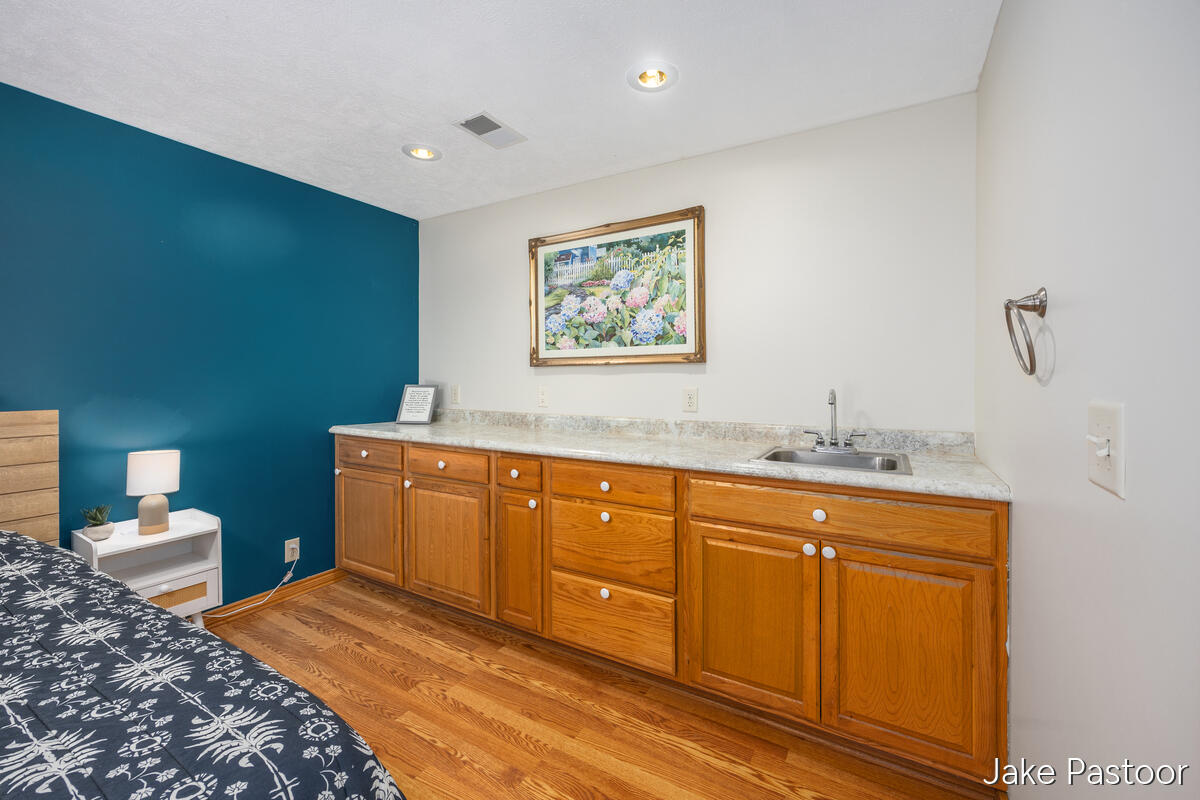 9951 10 Mile Road NE Rockford MI 49341
