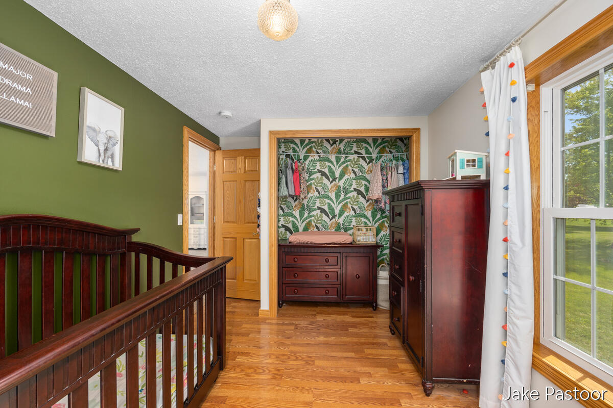 9951 10 Mile Road NE Rockford MI 49341