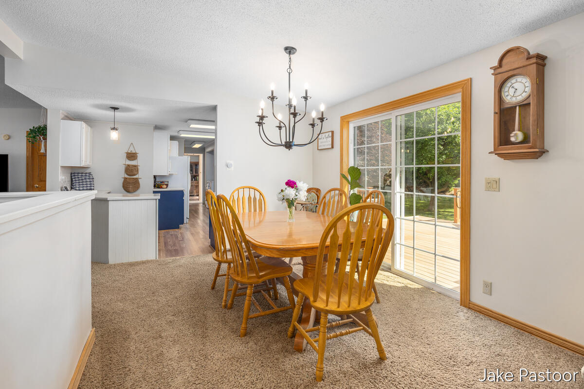 9951 10 Mile Road NE Rockford MI 49341