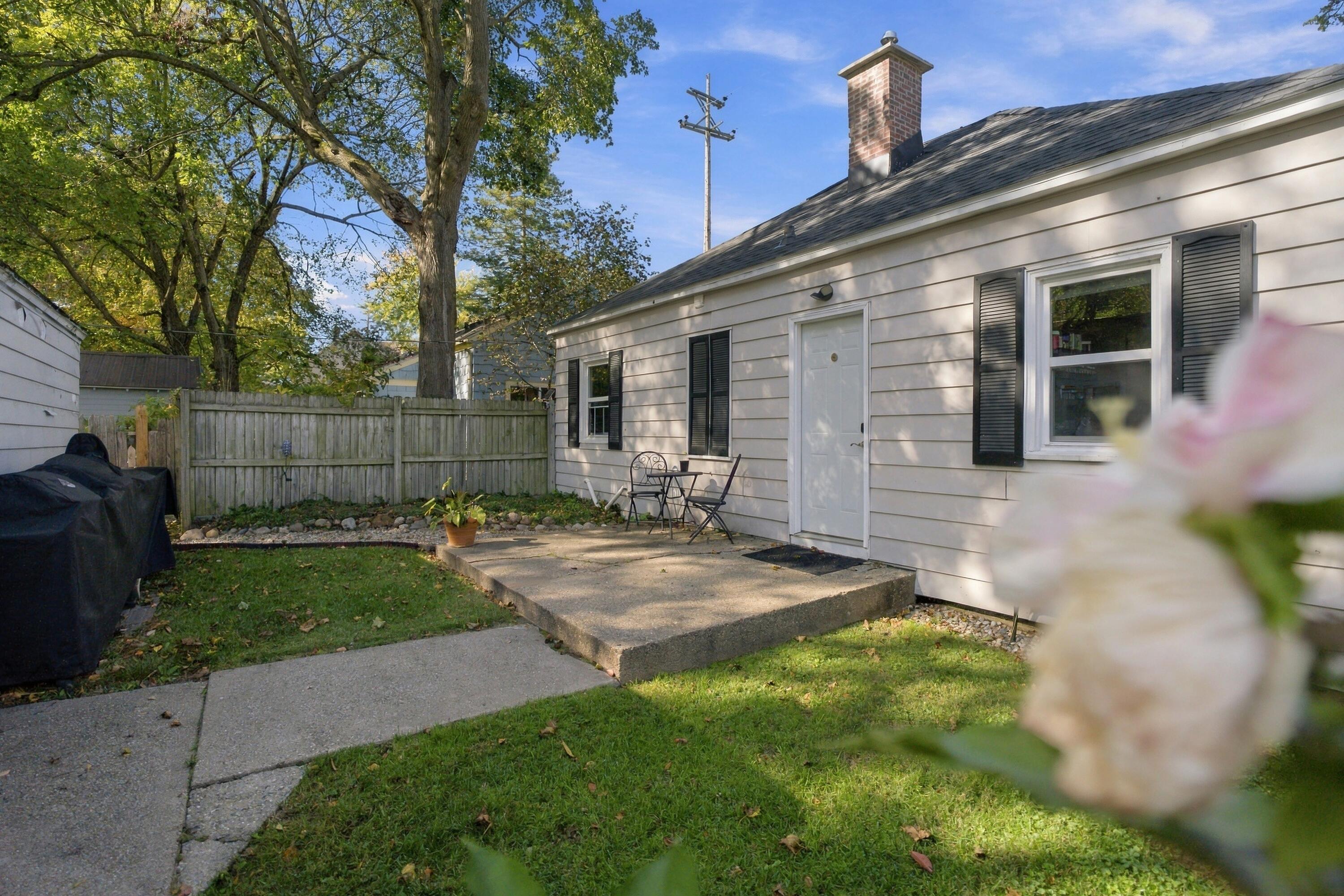 1322 Palmer Avenue Kalamazoo MI 49001