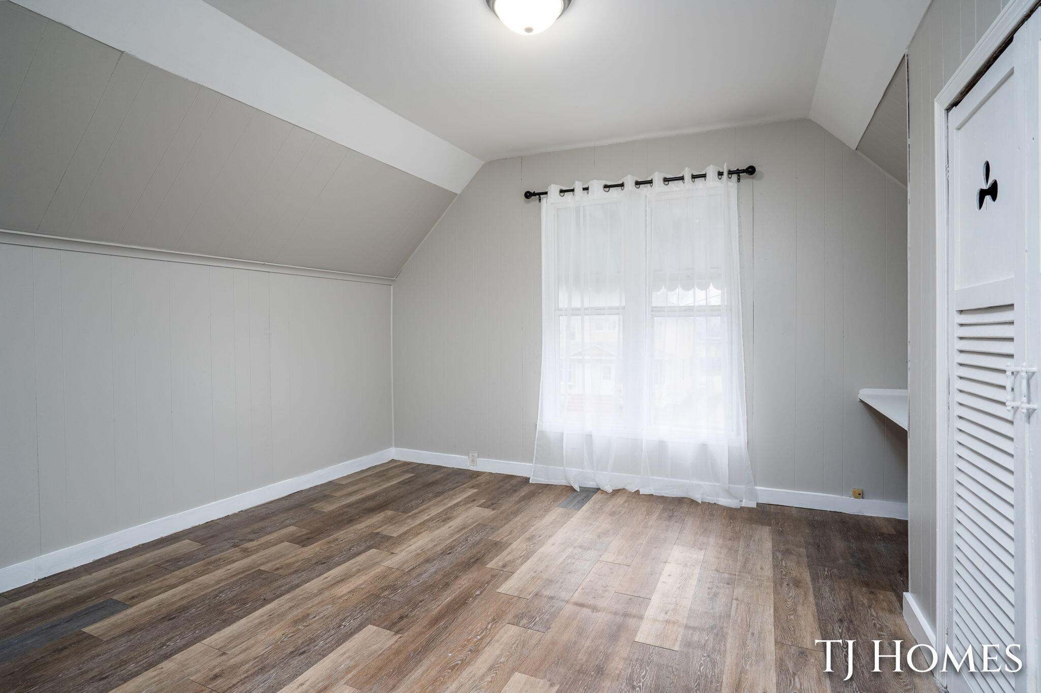 1468 Jiroch Street Muskegon MI 49442