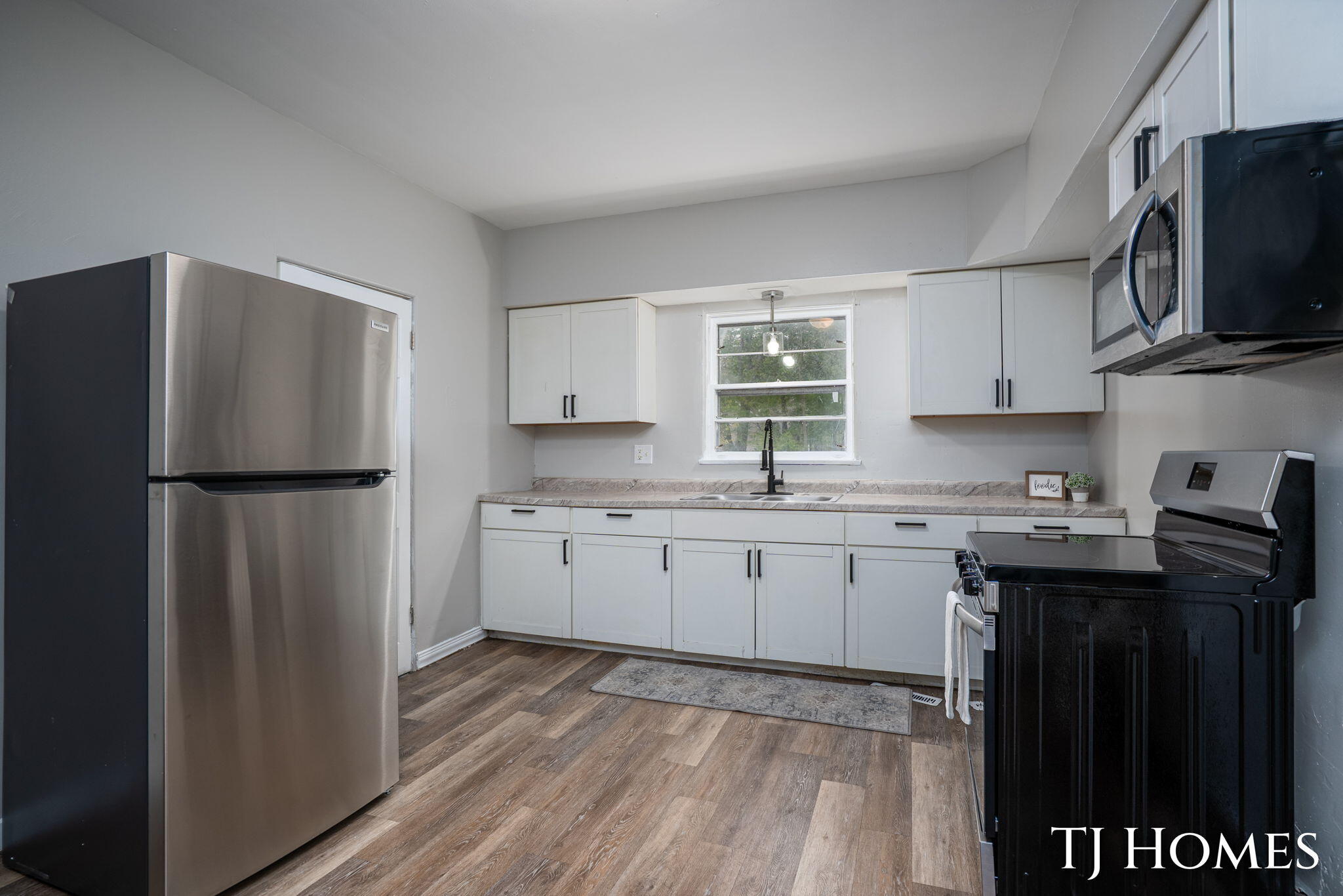 1468 Jiroch Street Muskegon MI 49442