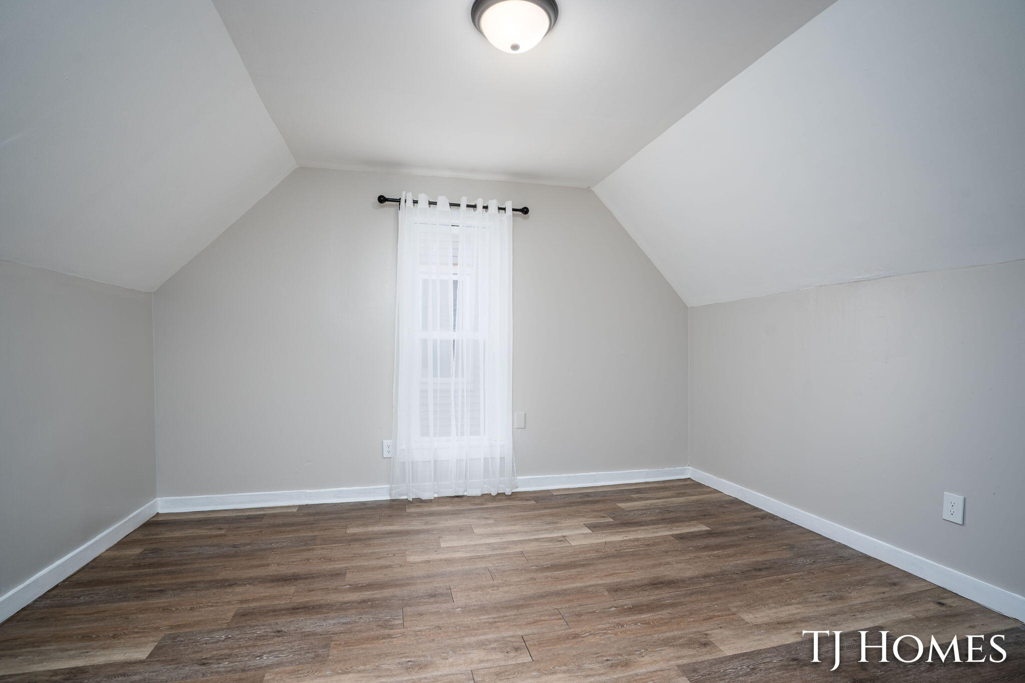 1468 Jiroch Street Muskegon MI 49442