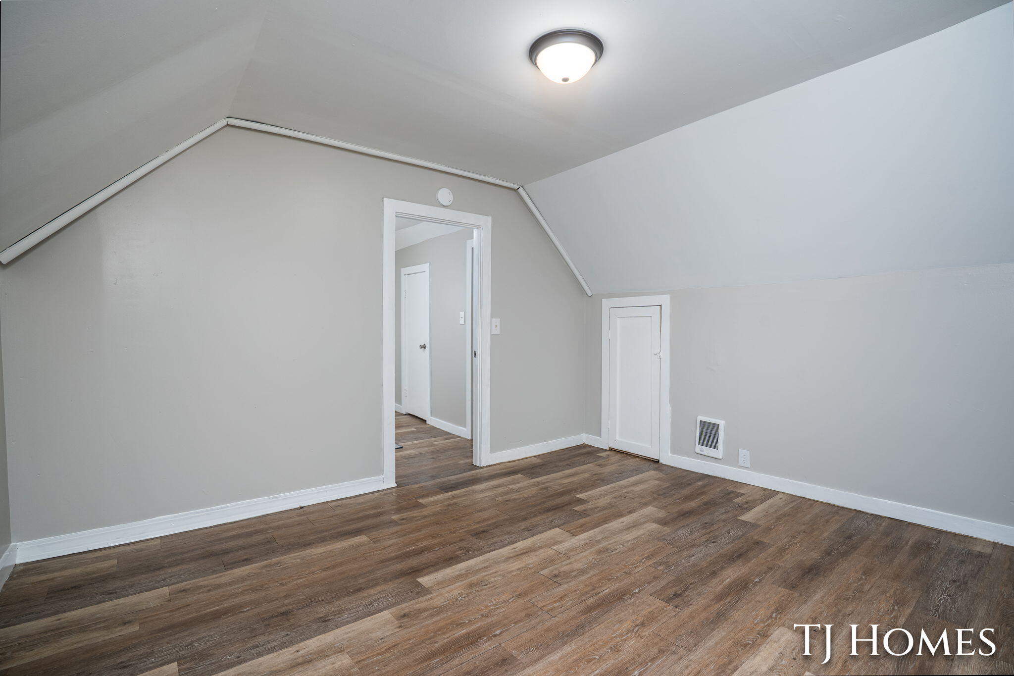 1468 Jiroch Street Muskegon MI 49442