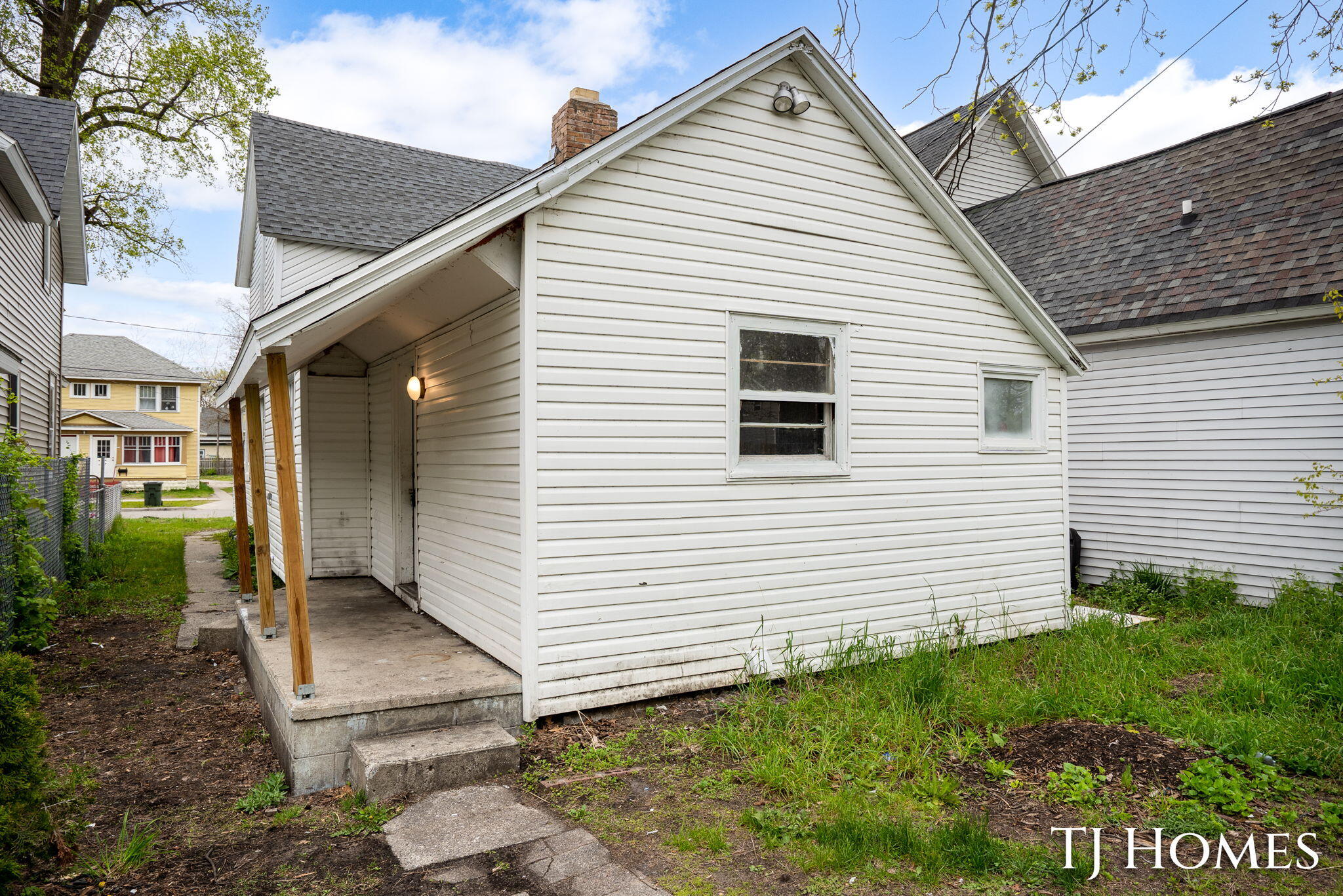 1468 Jiroch Street Muskegon MI 49442