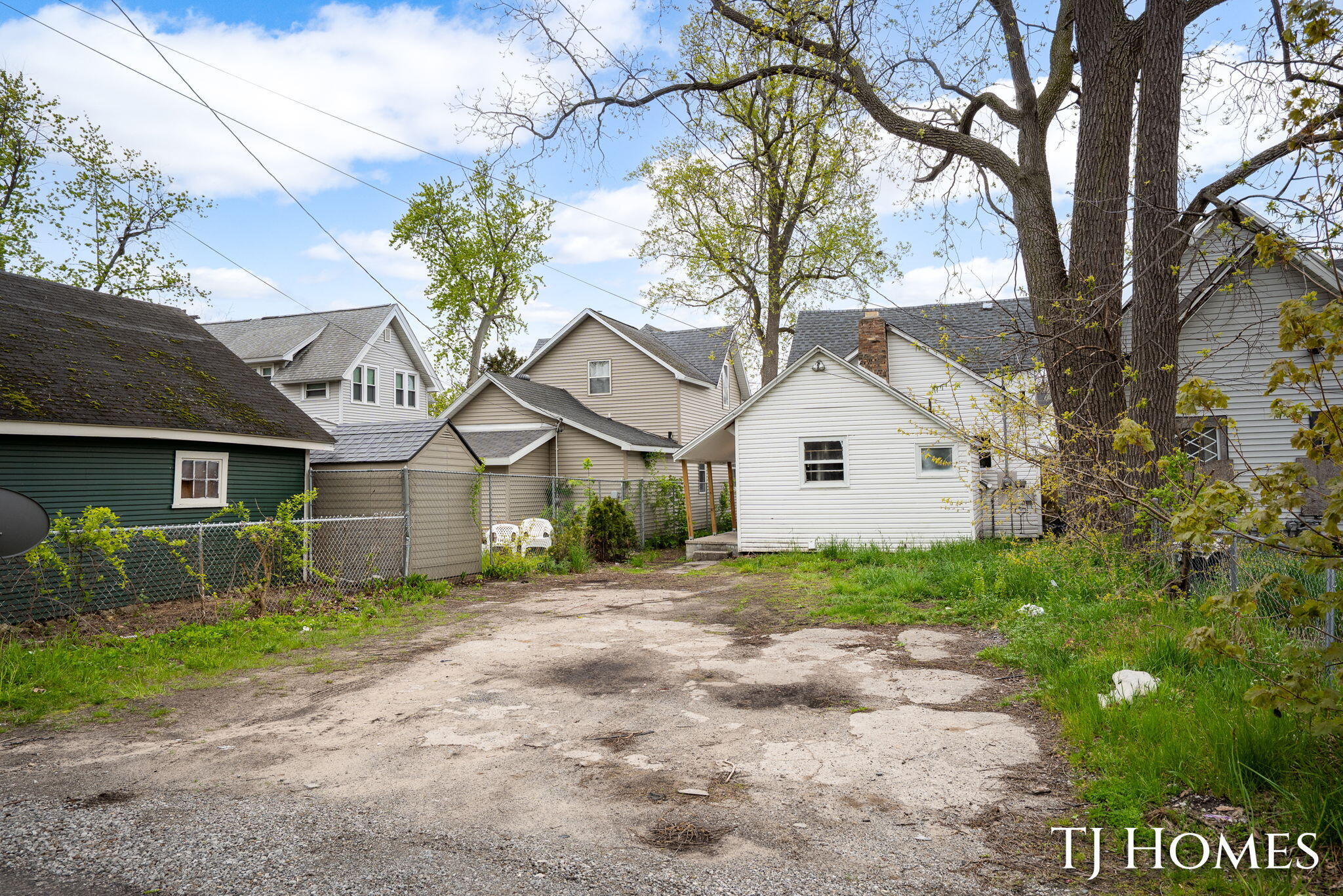 1468 Jiroch Street Muskegon MI 49442