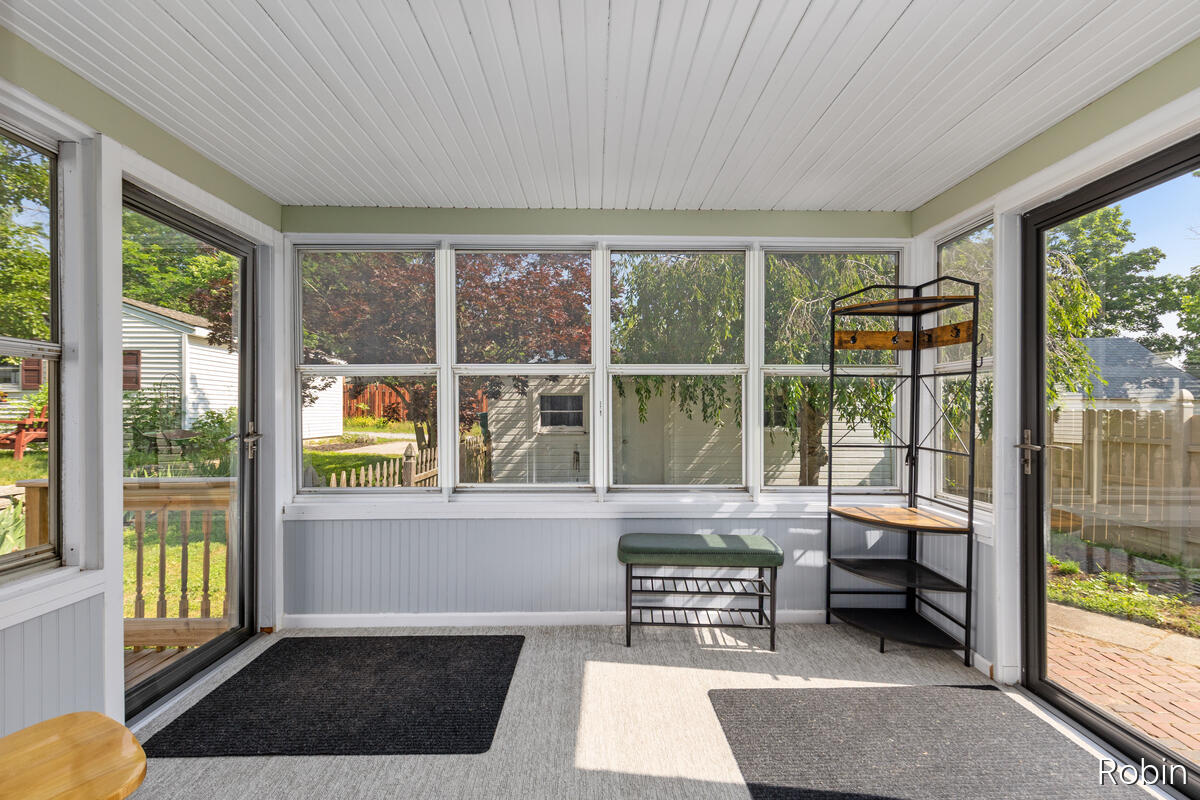 1333 Arianna Street NW Grand Rapids MI 49504