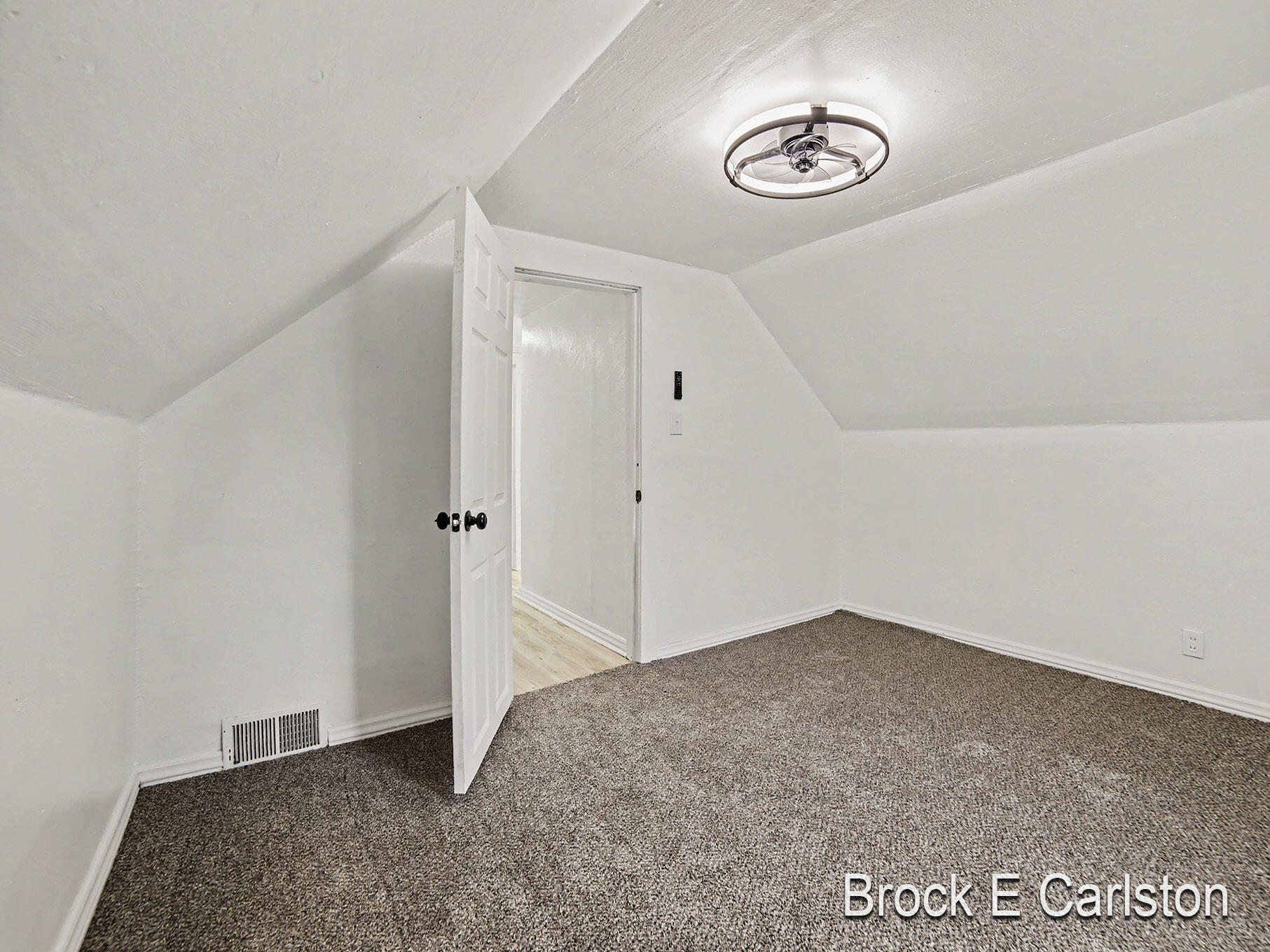 112 S Kenwood Street Muskegon MI 49442