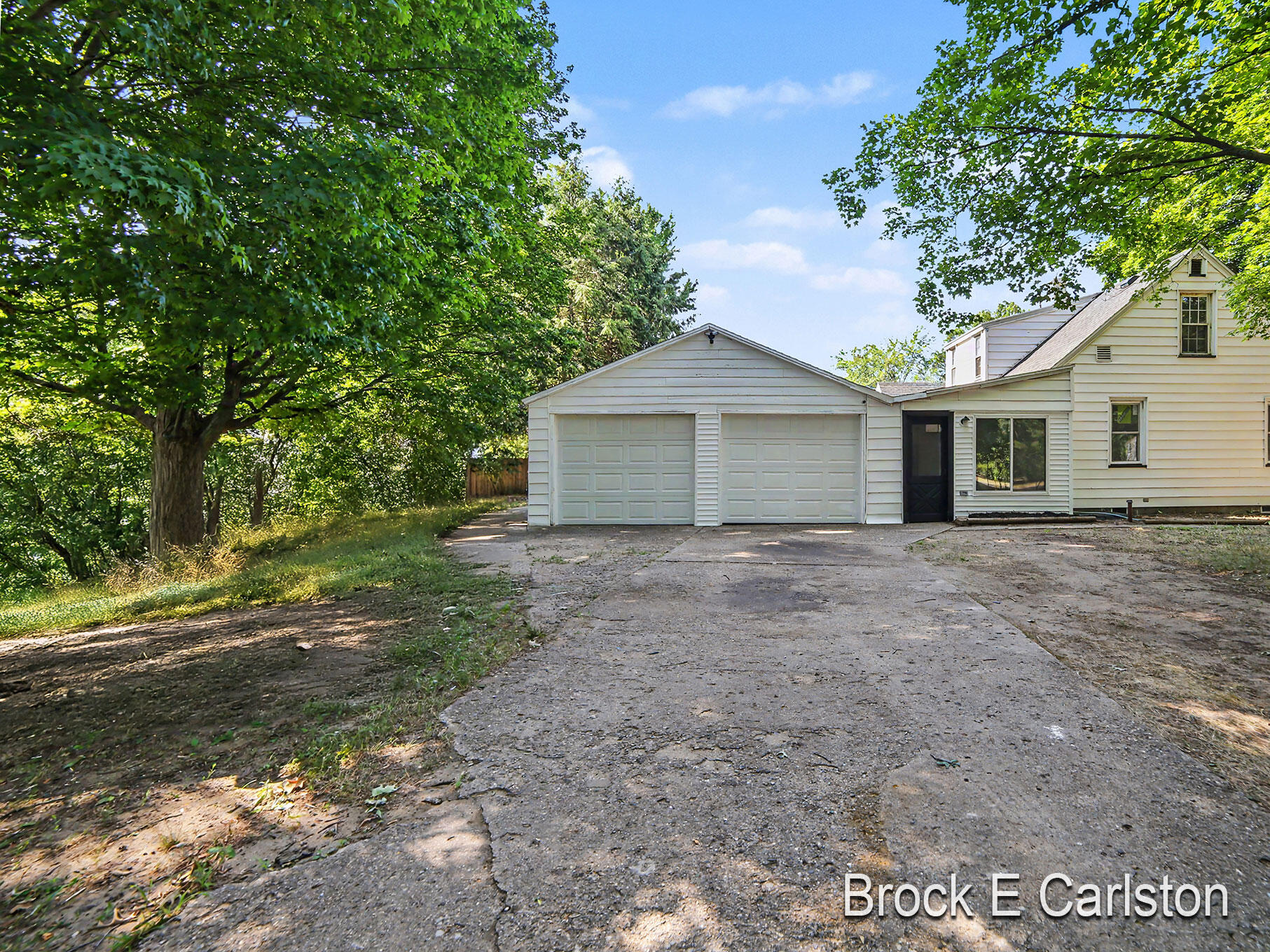 112 S Kenwood Street Muskegon MI 49442