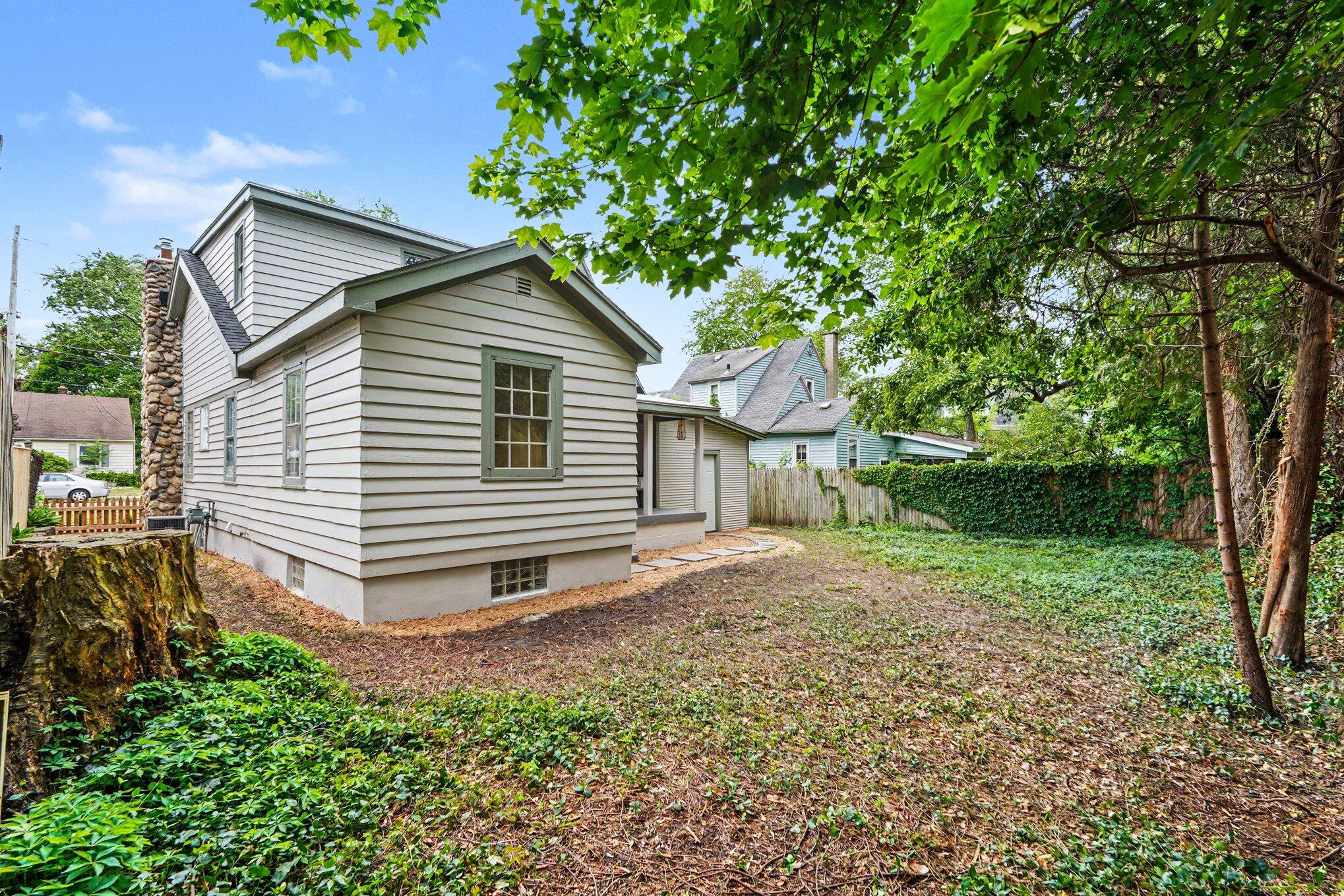 1724 Rossman Avenue SE Grand Rapids MI 49507
