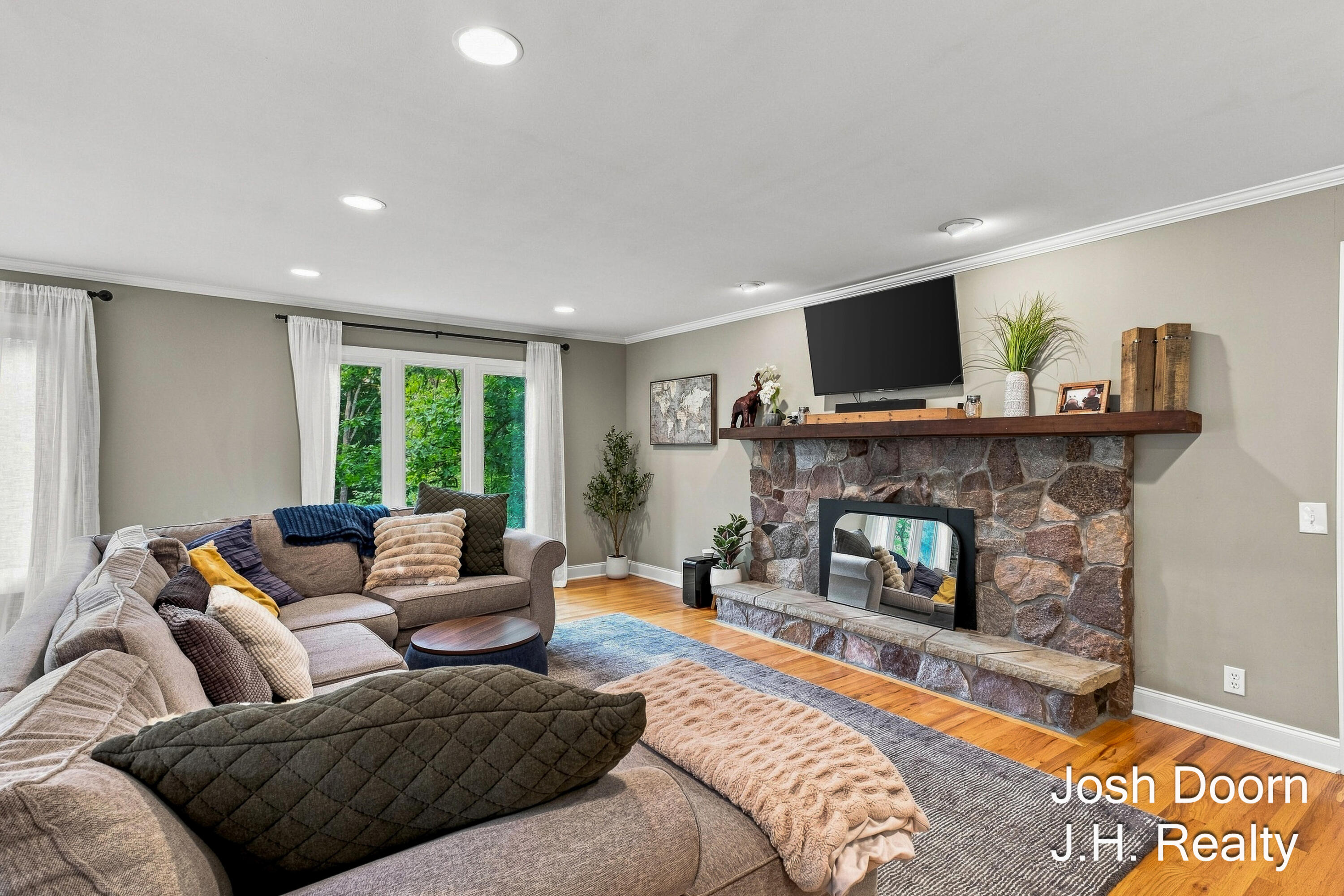8181 Vergennes Street SE Ada MI 49301