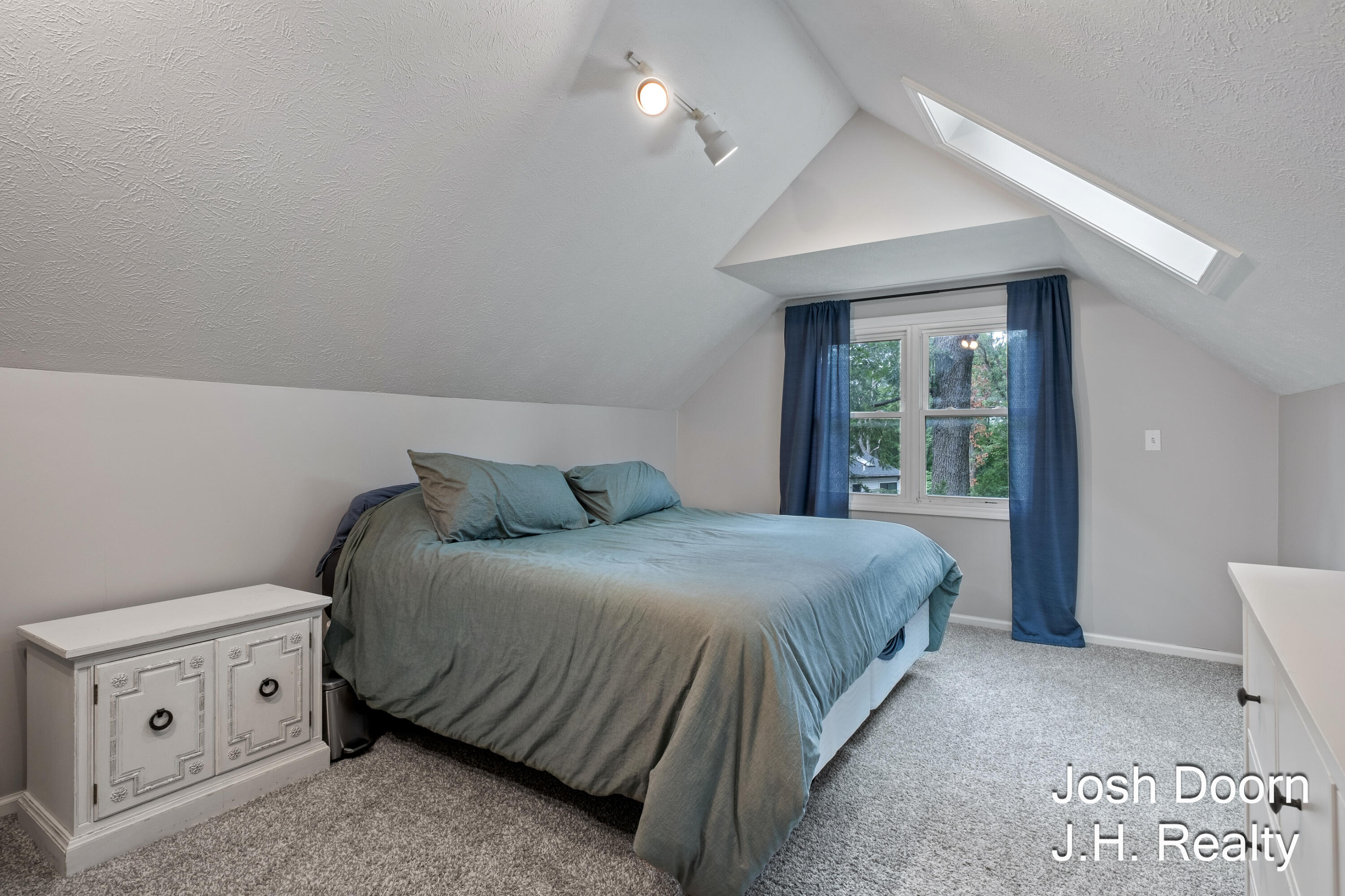 8181 Vergennes Street SE Ada MI 49301