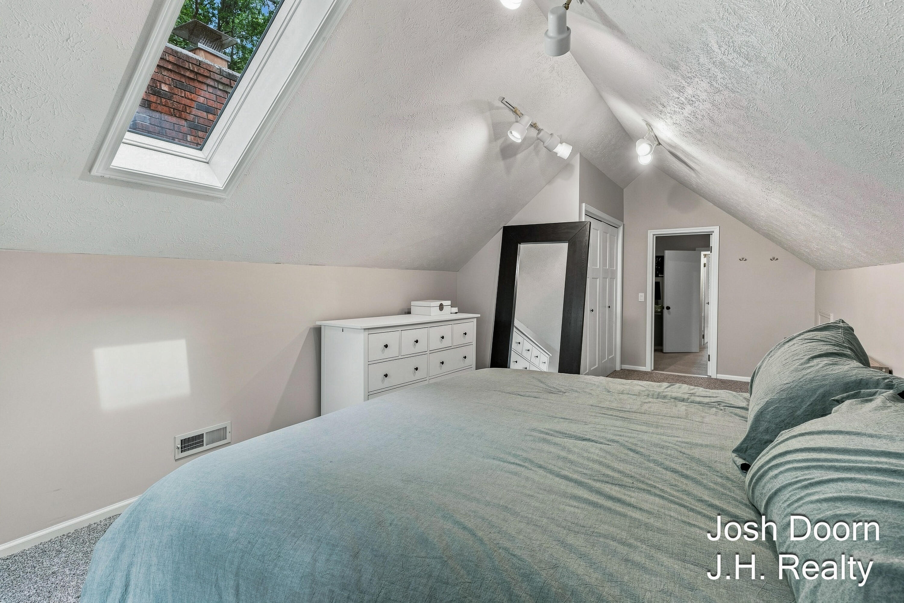 8181 Vergennes Street SE Ada MI 49301
