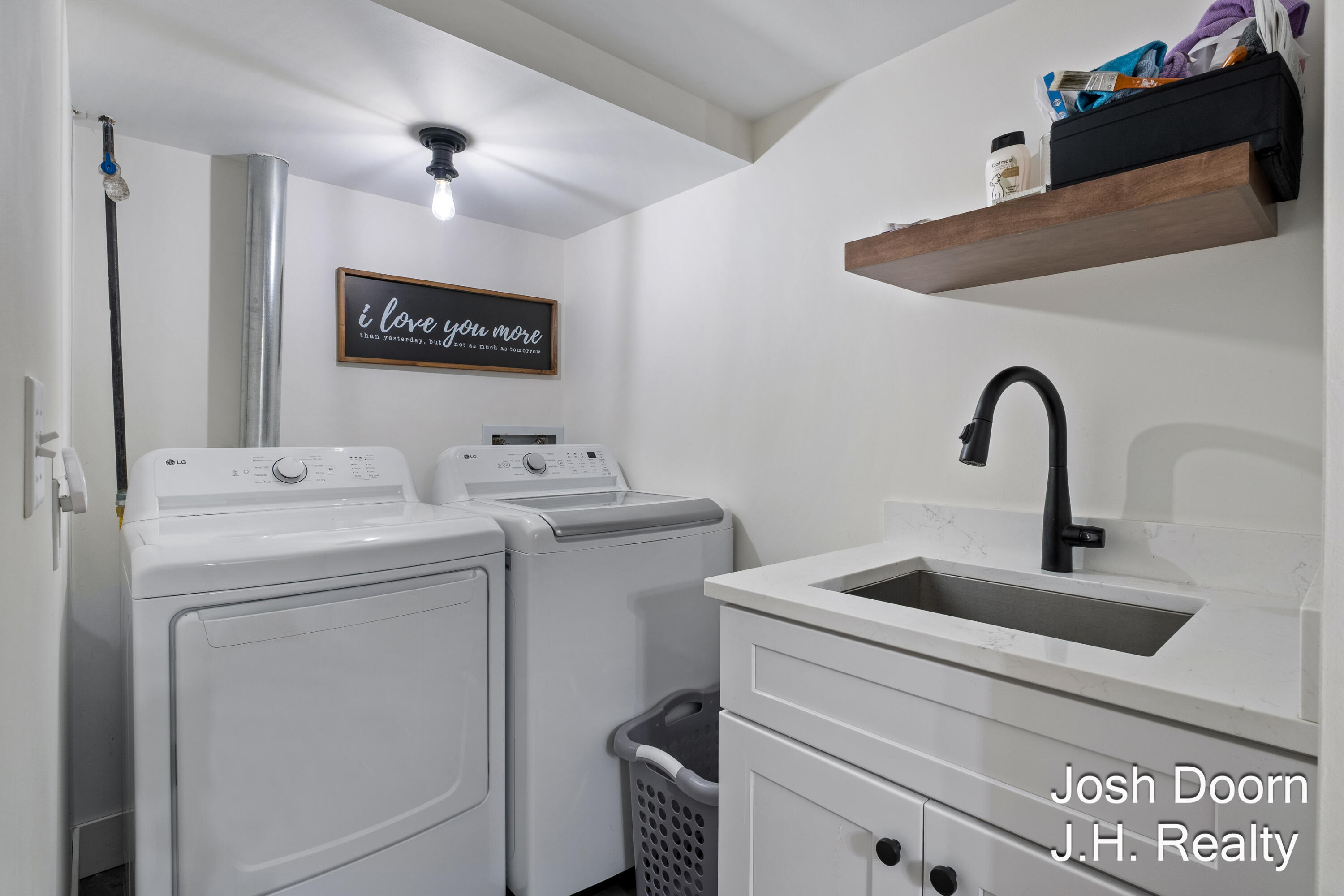 8181 Vergennes Street SE Ada MI 49301