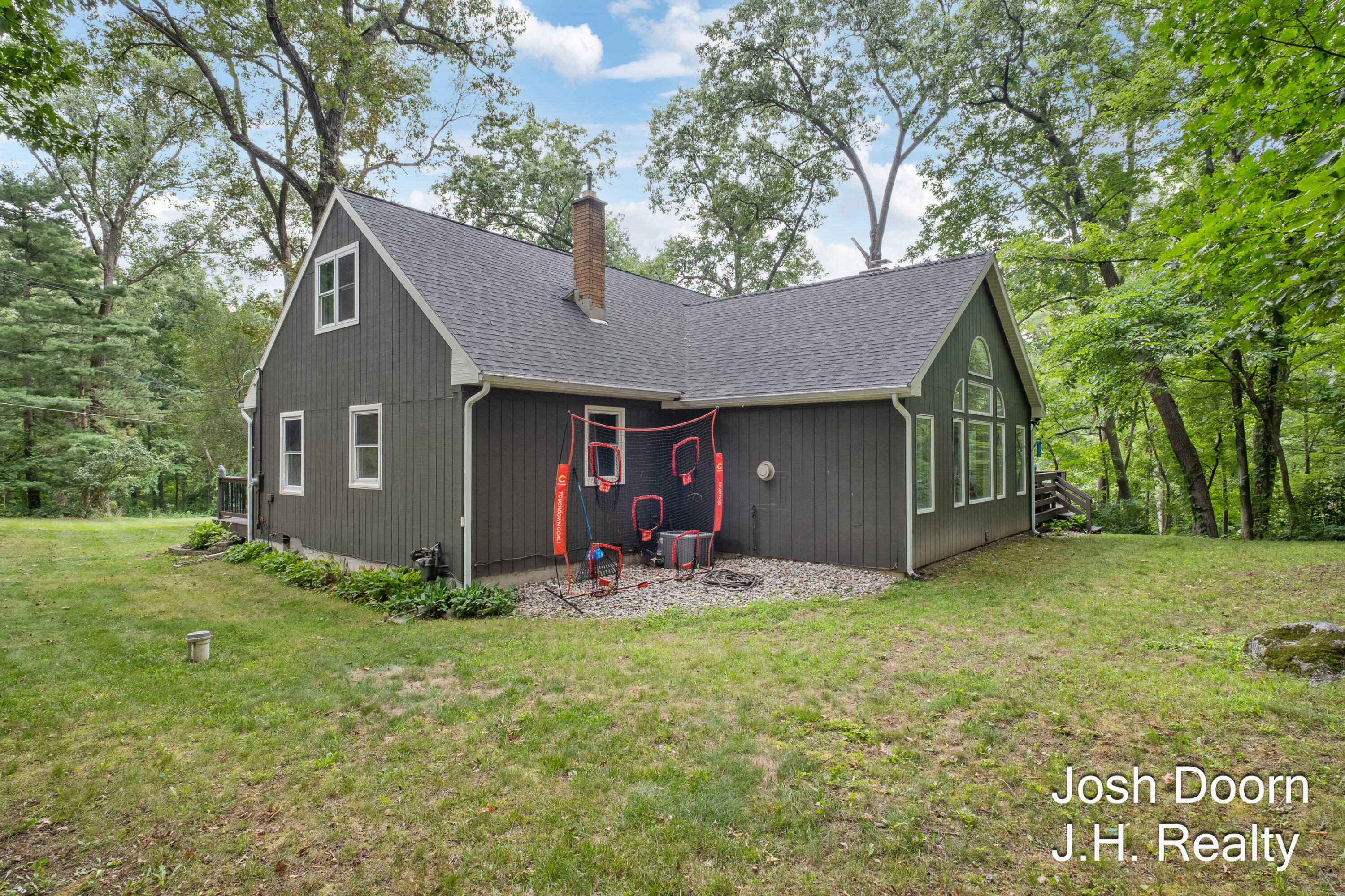8181 Vergennes Street SE Ada MI 49301
