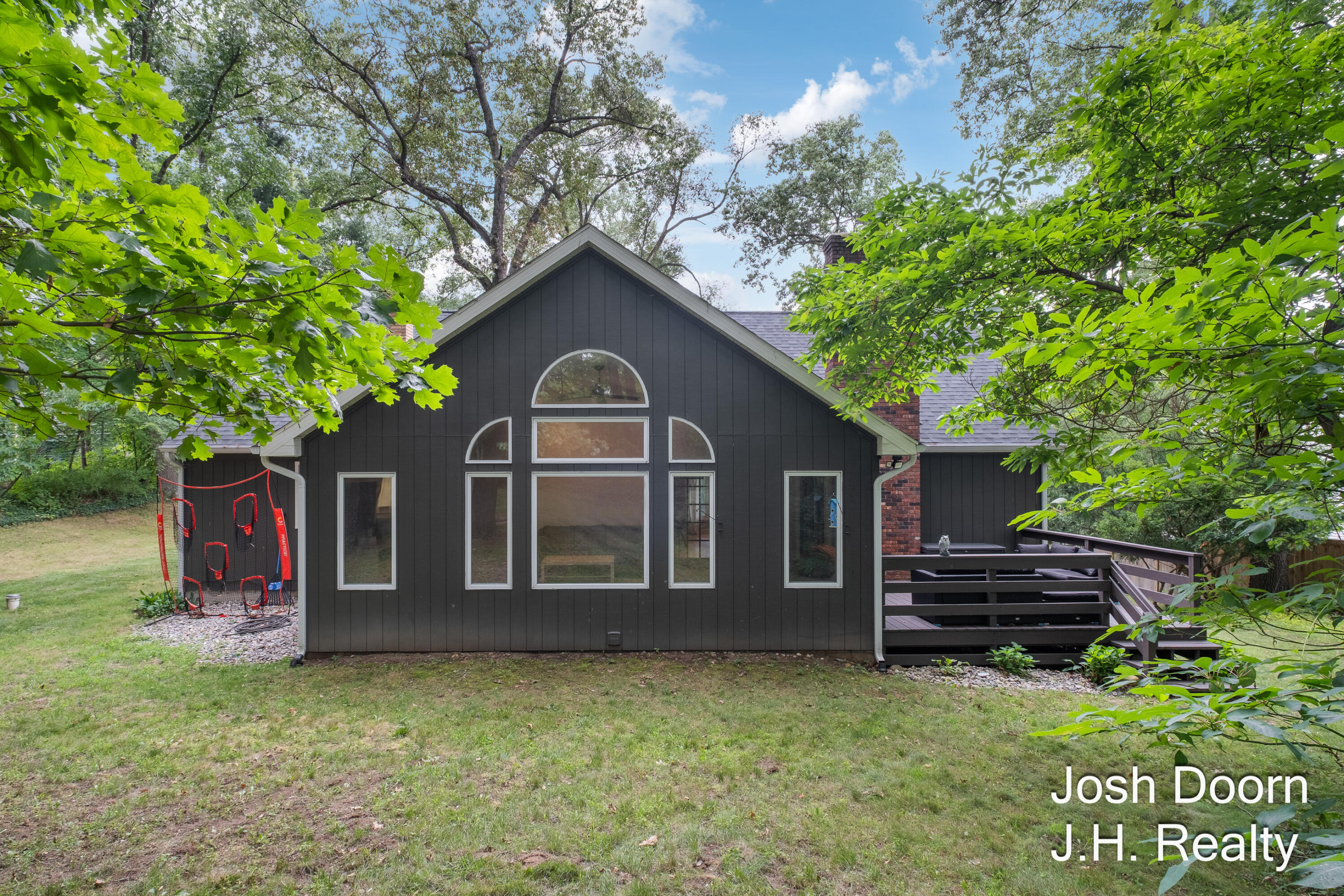 8181 Vergennes Street SE Ada MI 49301