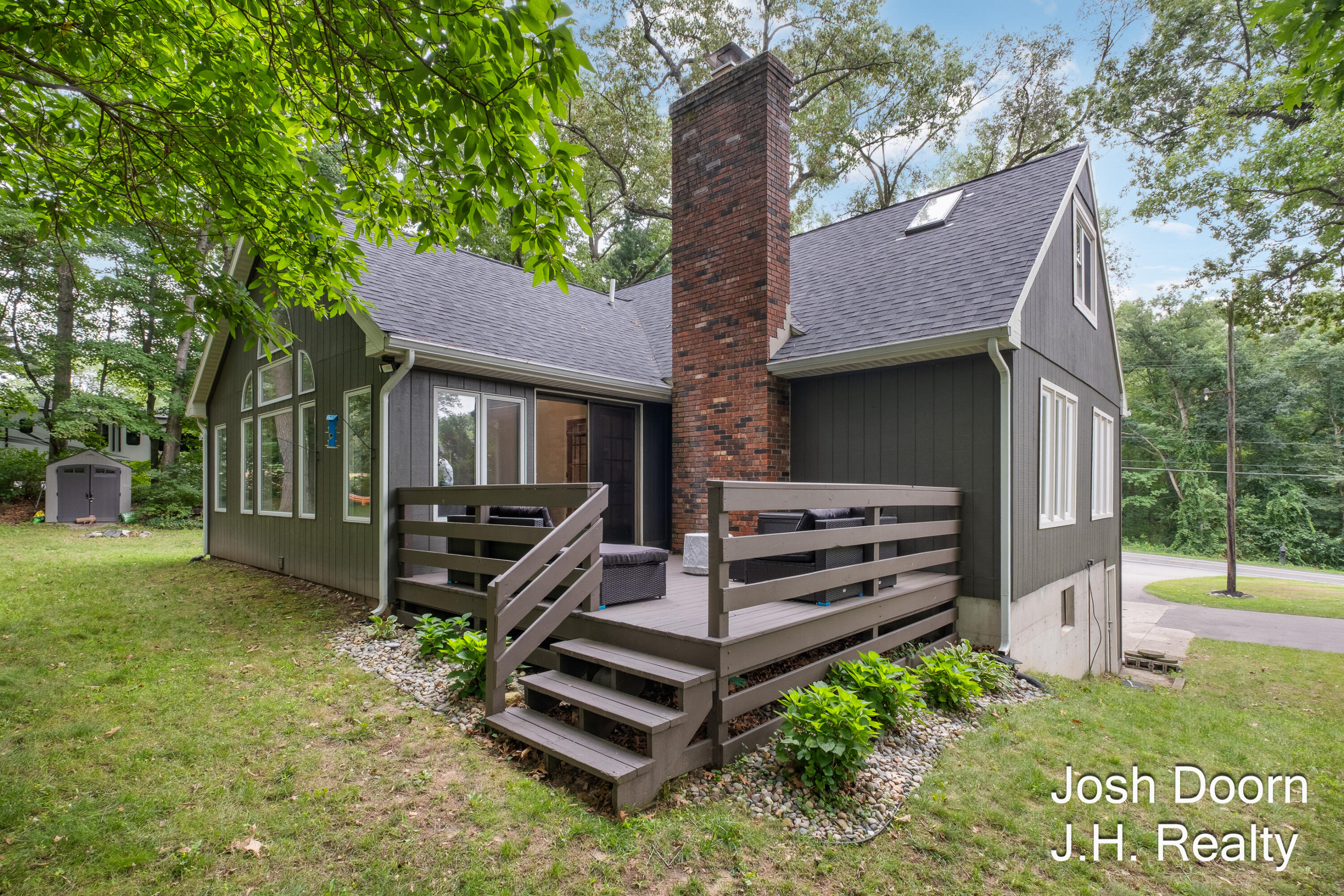 8181 Vergennes Street SE Ada MI 49301