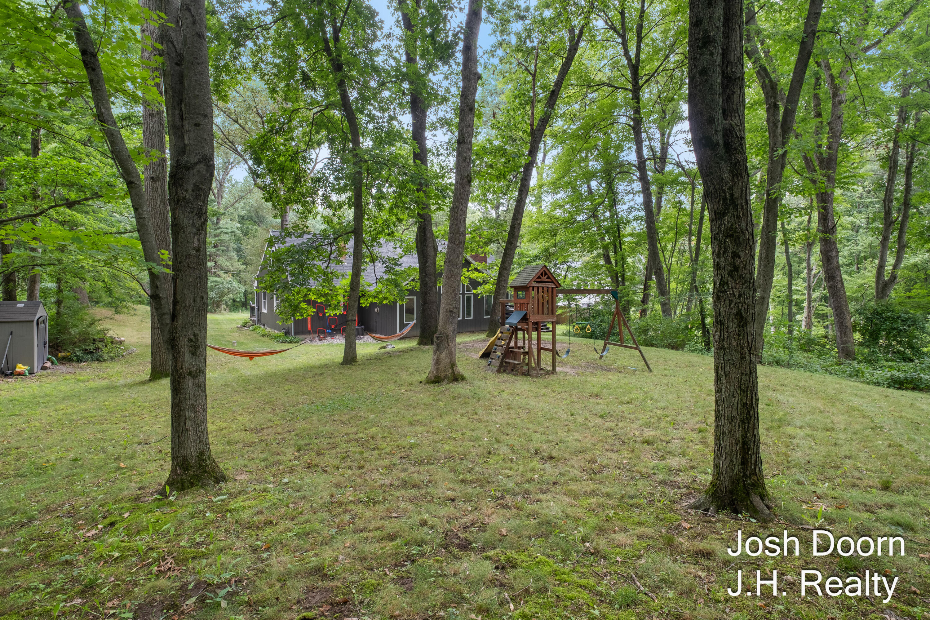 8181 Vergennes Street SE Ada MI 49301