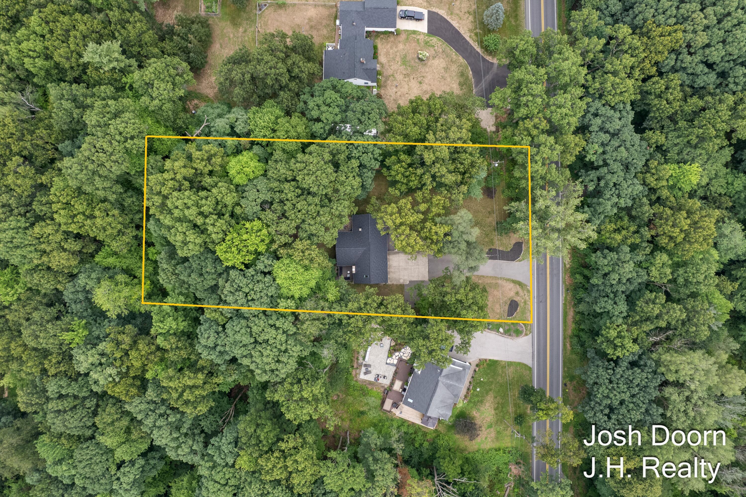8181 Vergennes Street SE Ada MI 49301