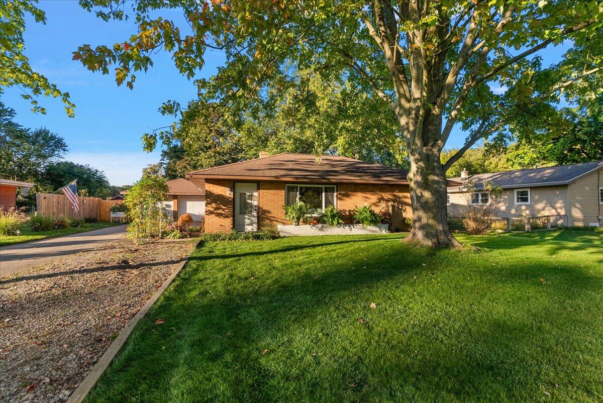 14145 Carol Street Holland MI 49424