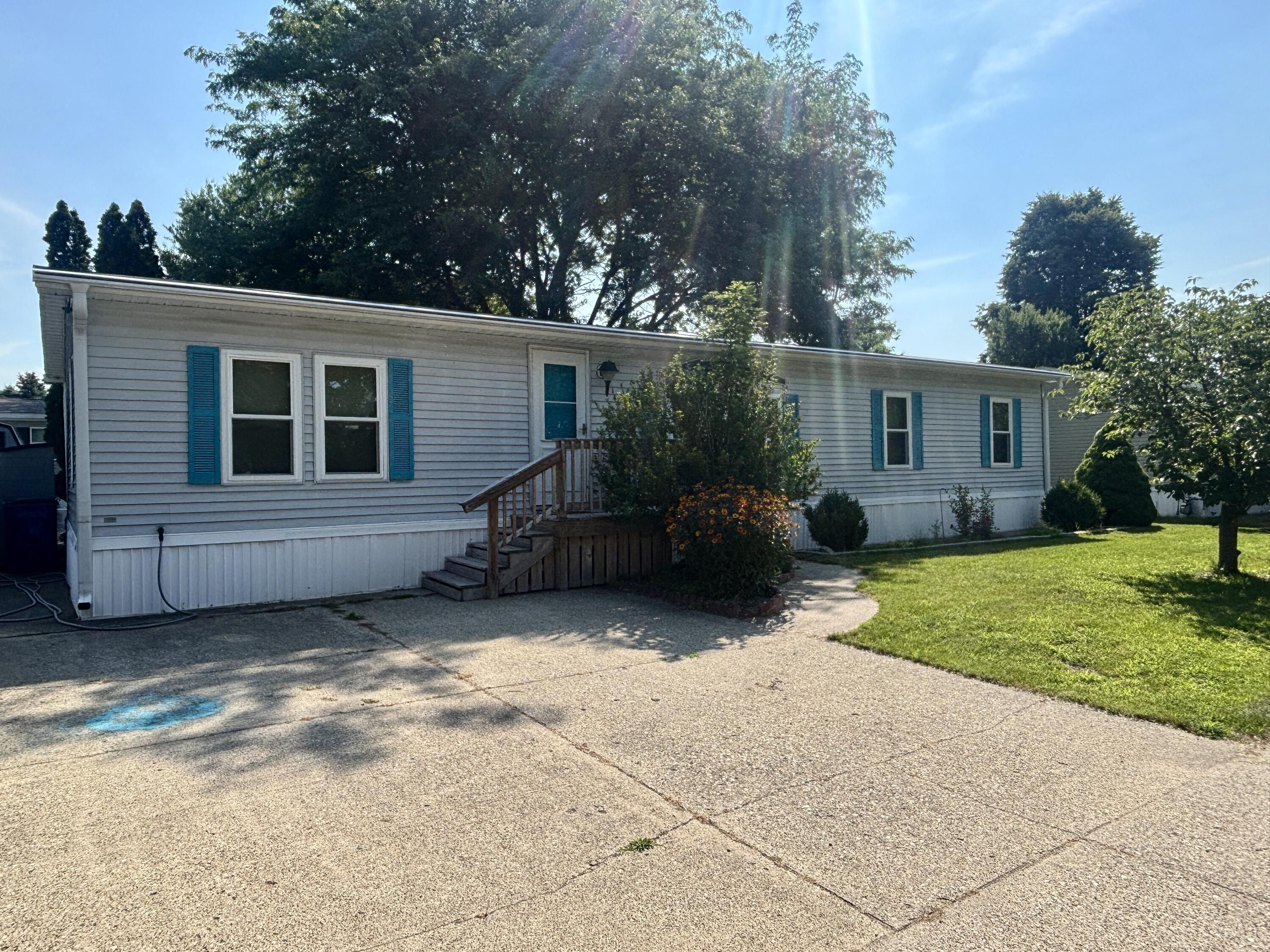 14288 Winters Creek W West Olive MI 49460