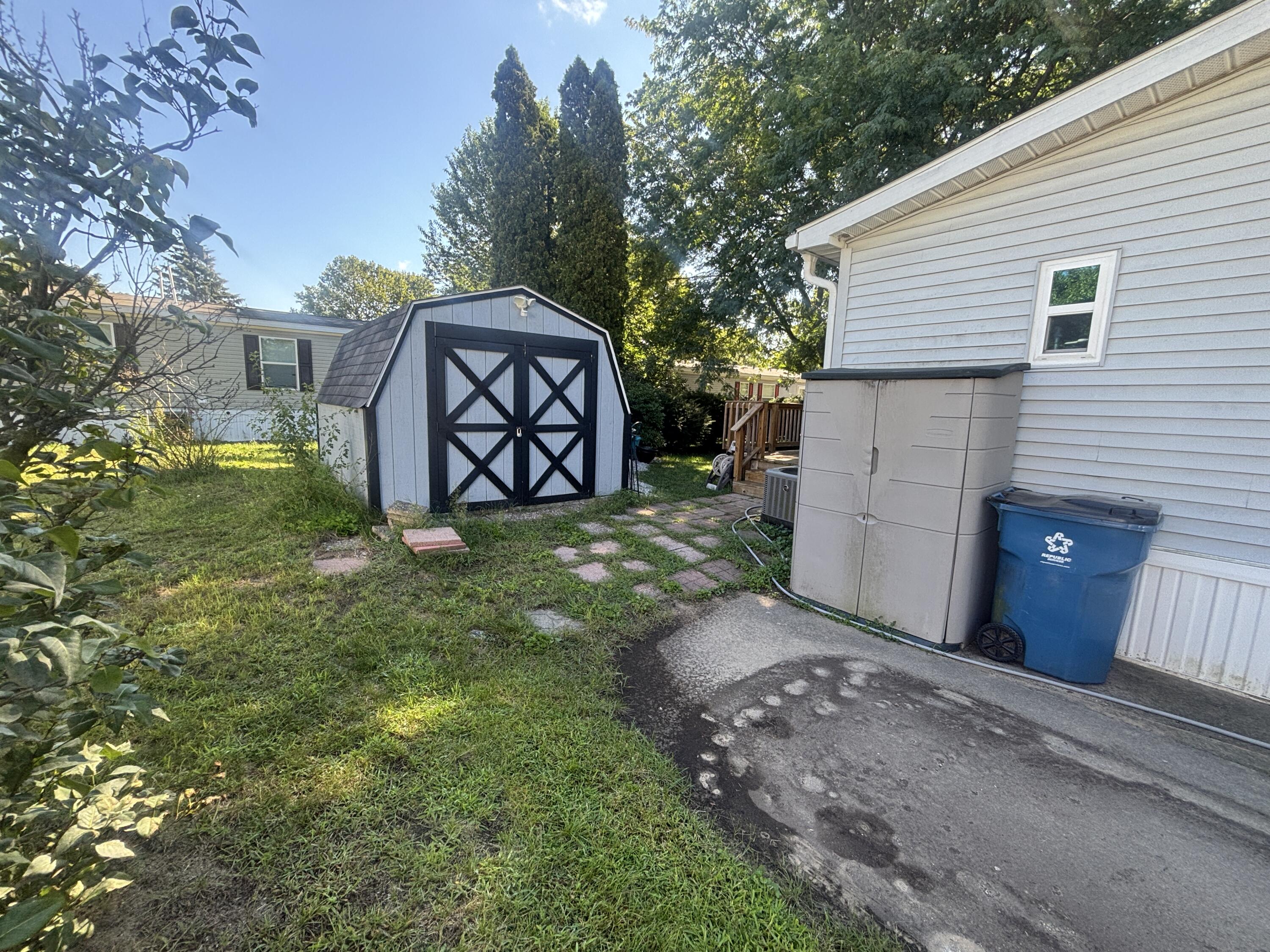14288 Winters Creek W West Olive MI 49460
