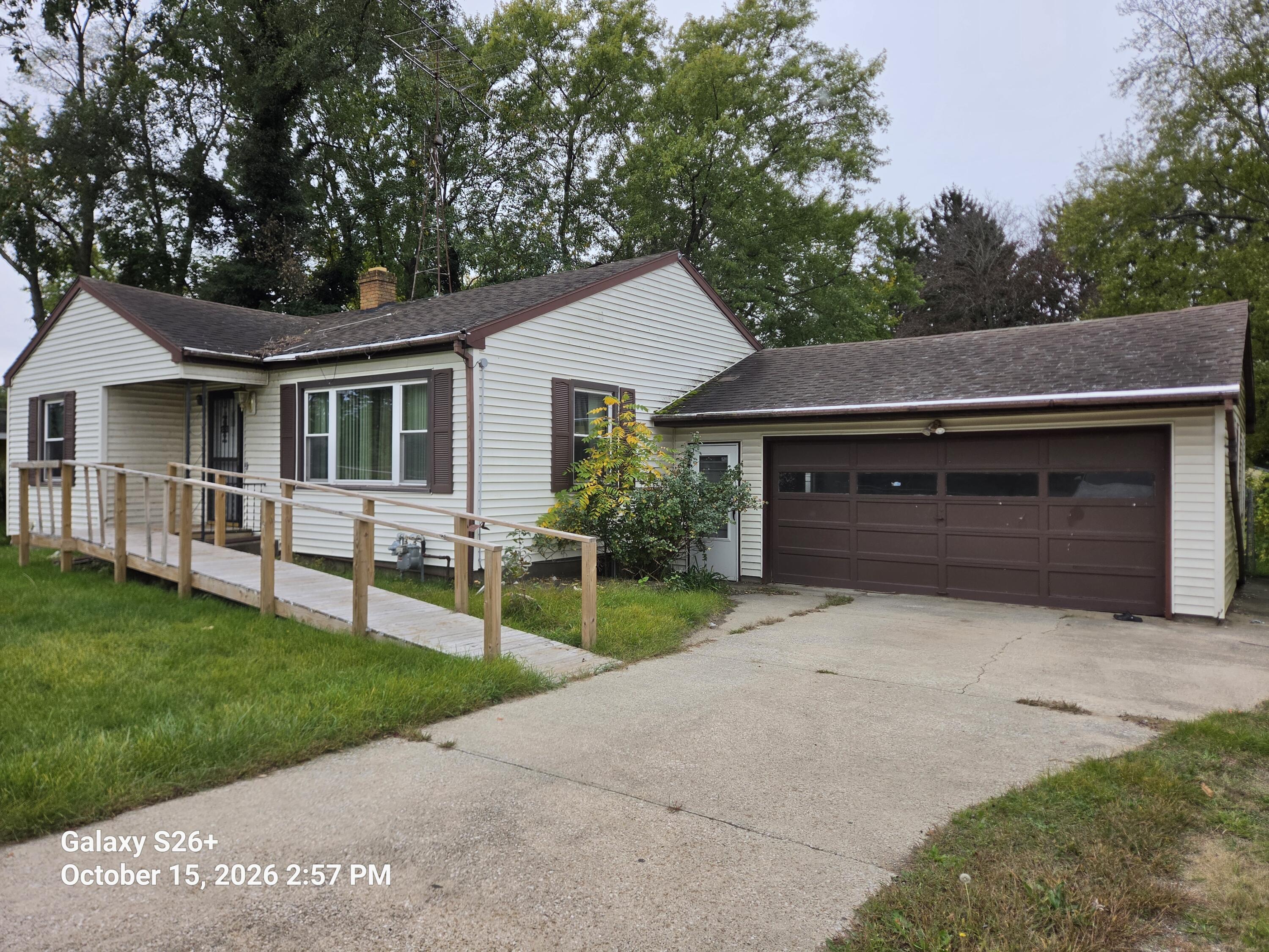 1858 Broadway Benton Harbor MI 49022