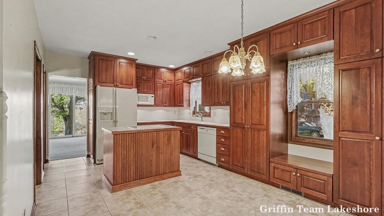1021 Paw Paw Drive Holland MI 49423