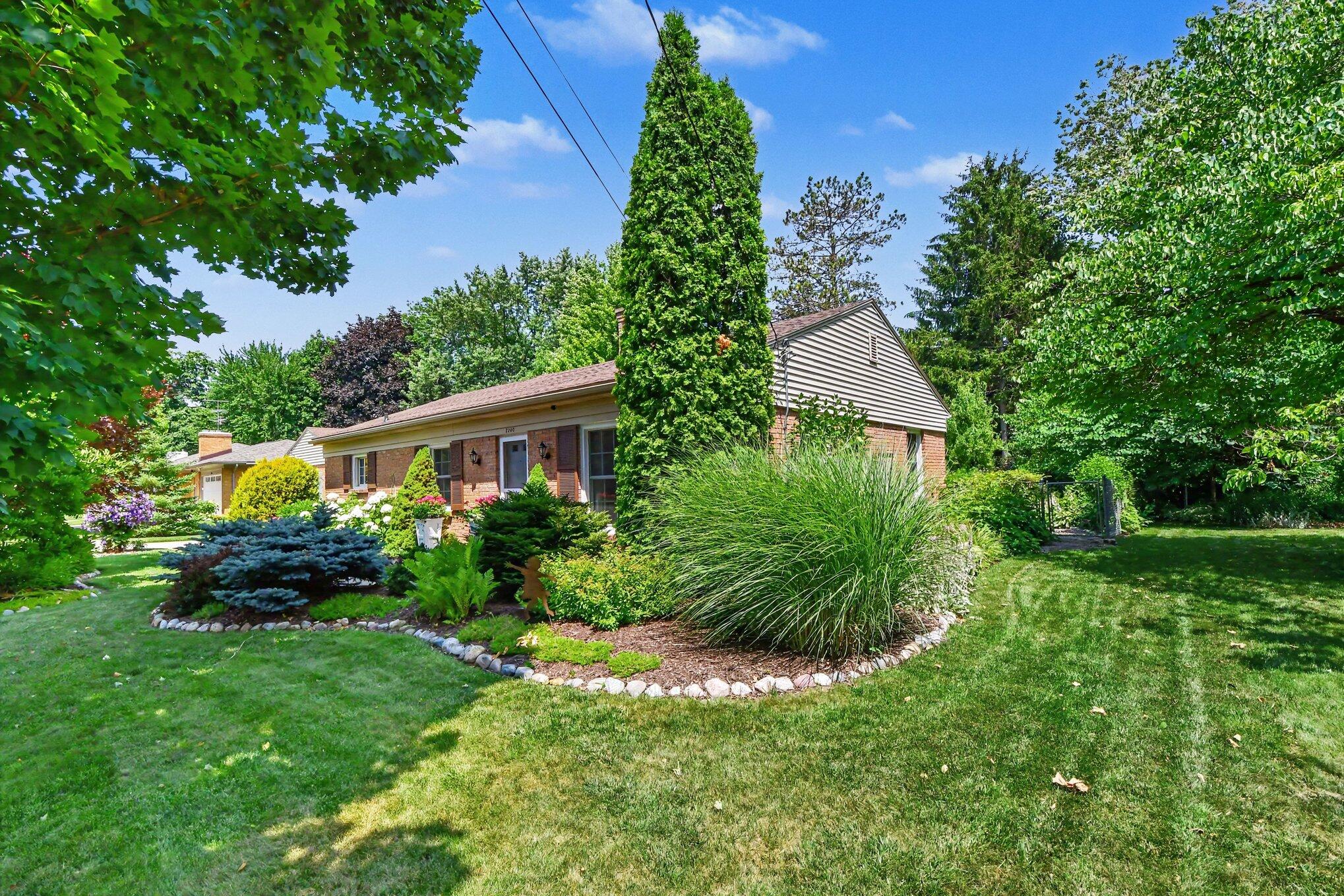 1946 Radcliff Avenue SE Grand Rapids MI 49506