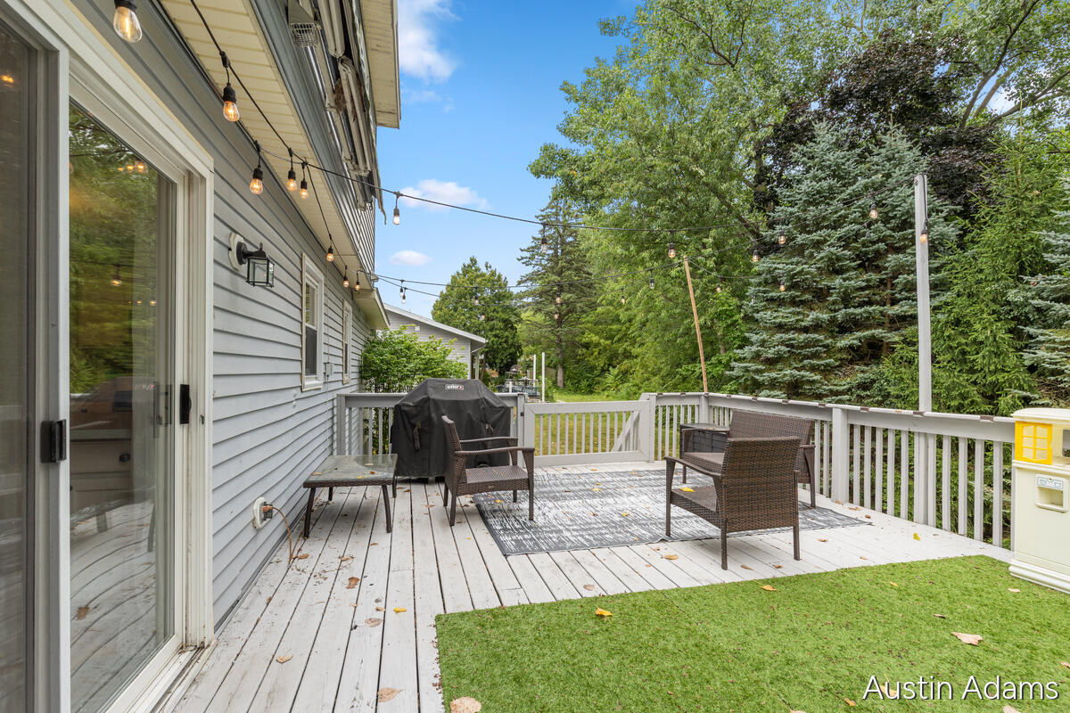 2110 Fawnwood Drive SE Grand Rapids MI 49508
