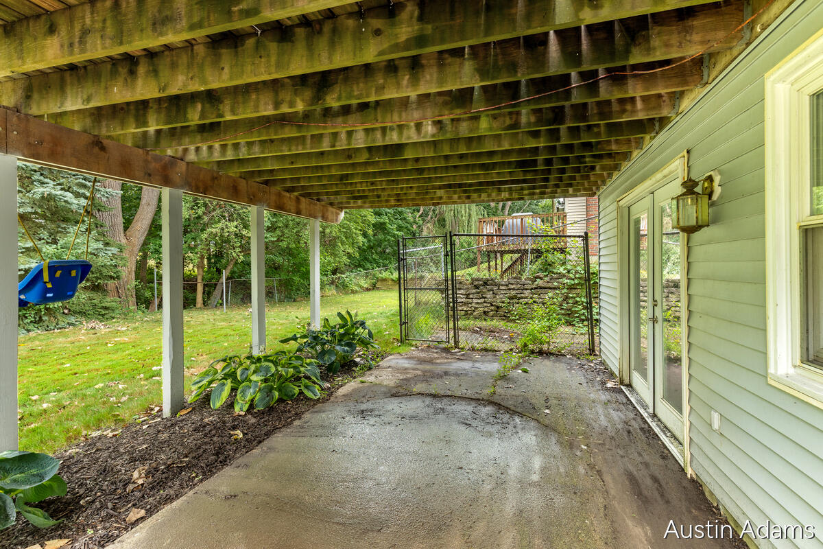 2110 Fawnwood Drive SE Grand Rapids MI 49508