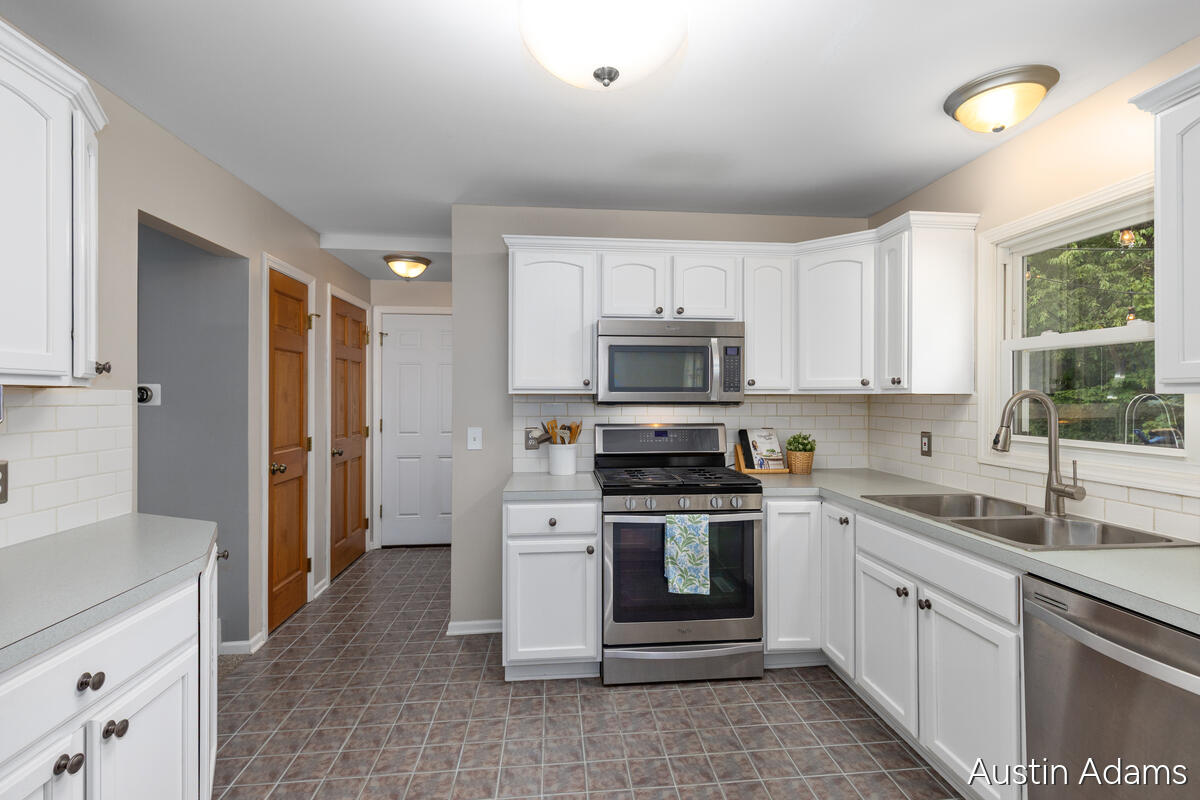 2110 Fawnwood Drive SE Grand Rapids MI 49508