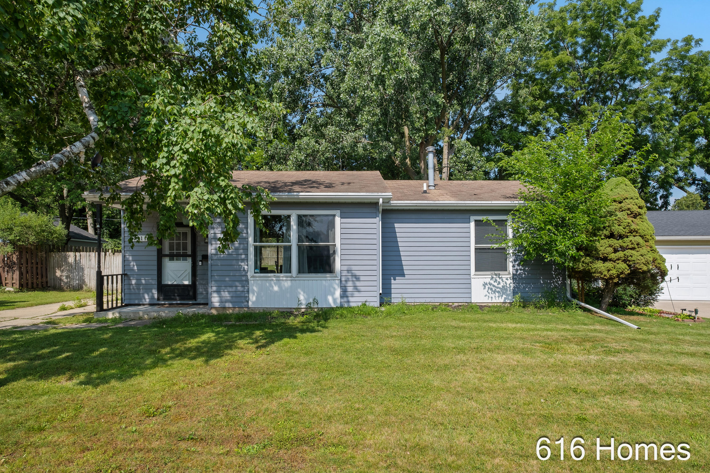 1911 Benjamin Avenue NE Grand Rapids MI 49505