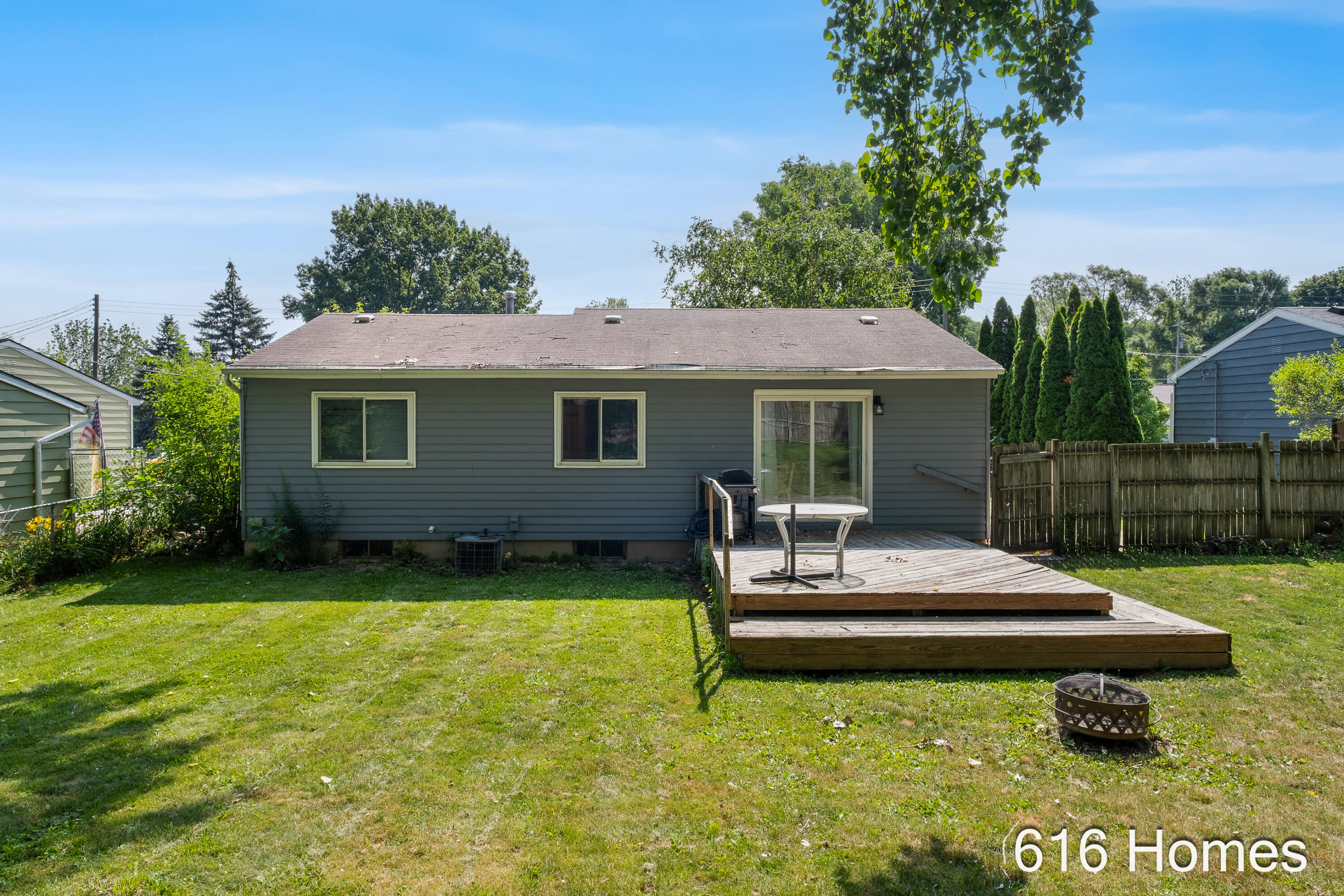 1911 Benjamin Avenue NE Grand Rapids MI 49505