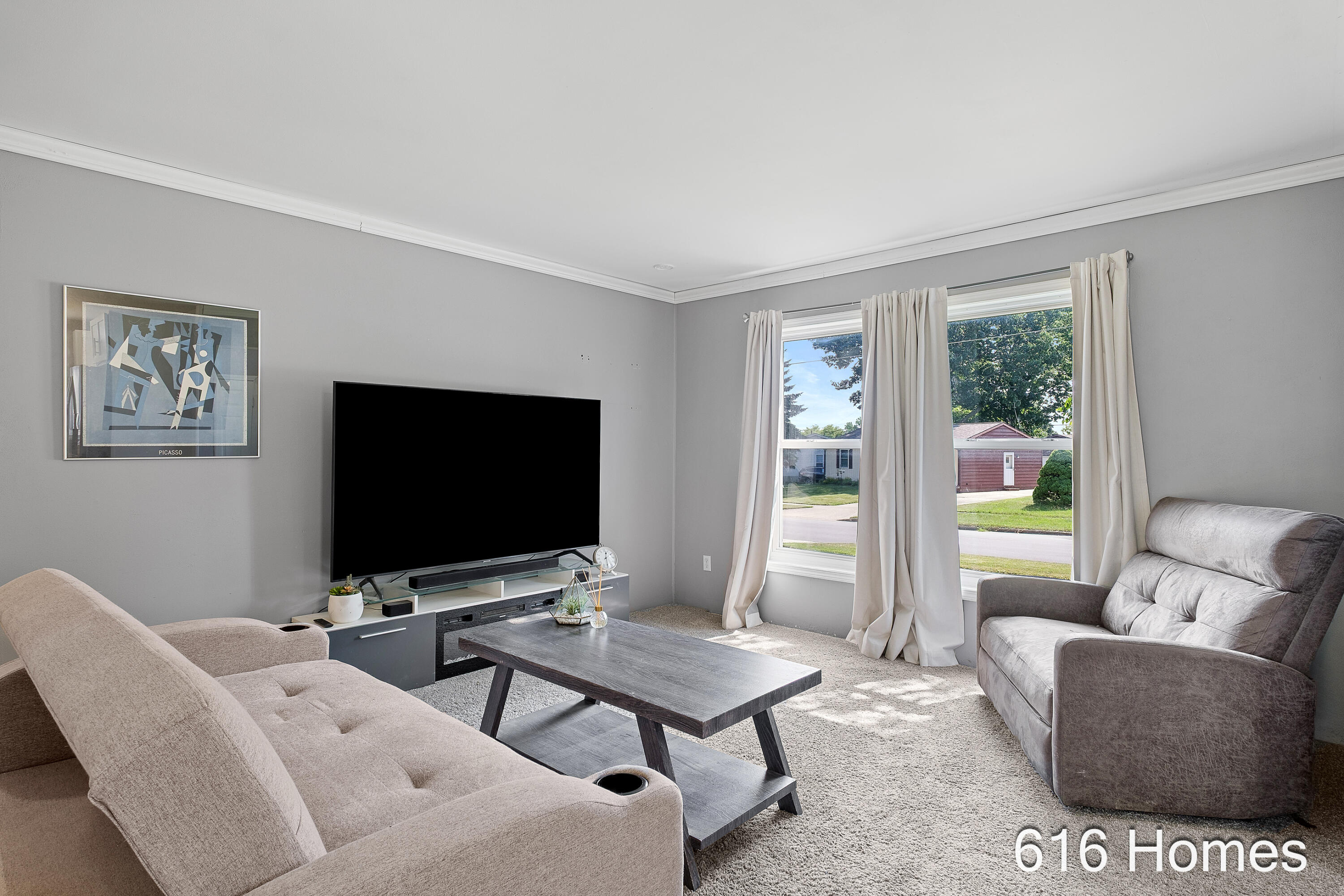 1911 Benjamin Avenue NE Grand Rapids MI 49505