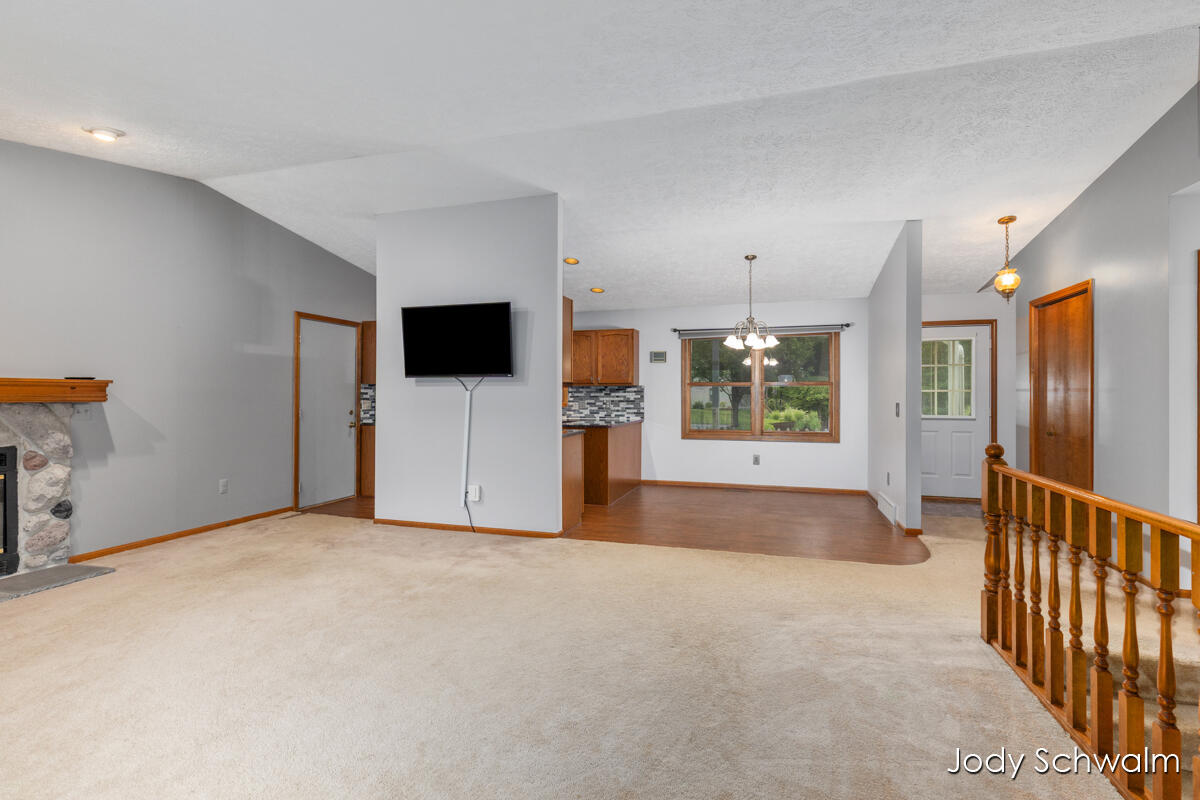 2223 Maguire Avenue NE Grand Rapids MI 49525