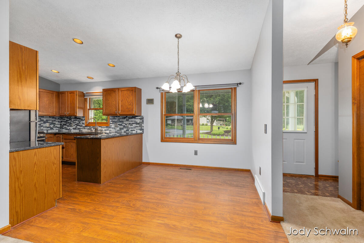 2223 Maguire Avenue NE Grand Rapids MI 49525