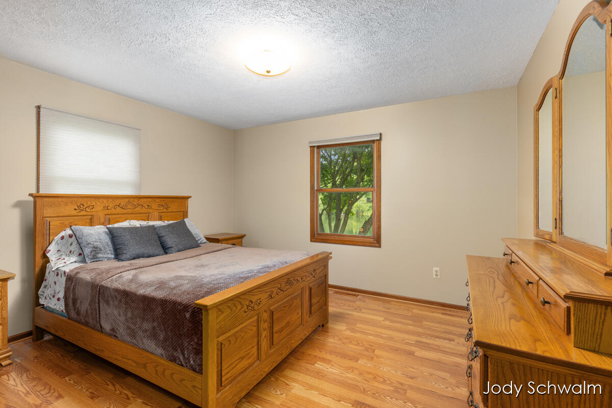 2223 Maguire Avenue NE Grand Rapids MI 49525