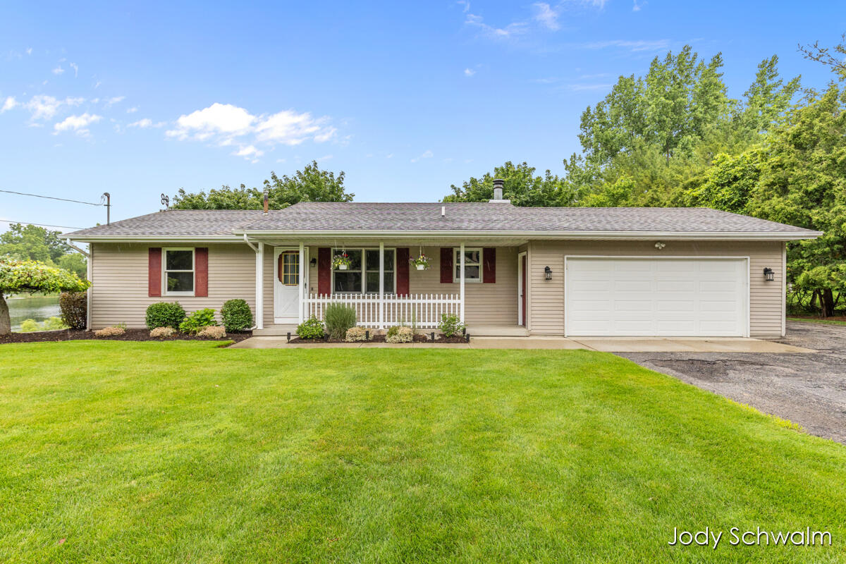 2223 Maguire Avenue NE Grand Rapids MI 49525