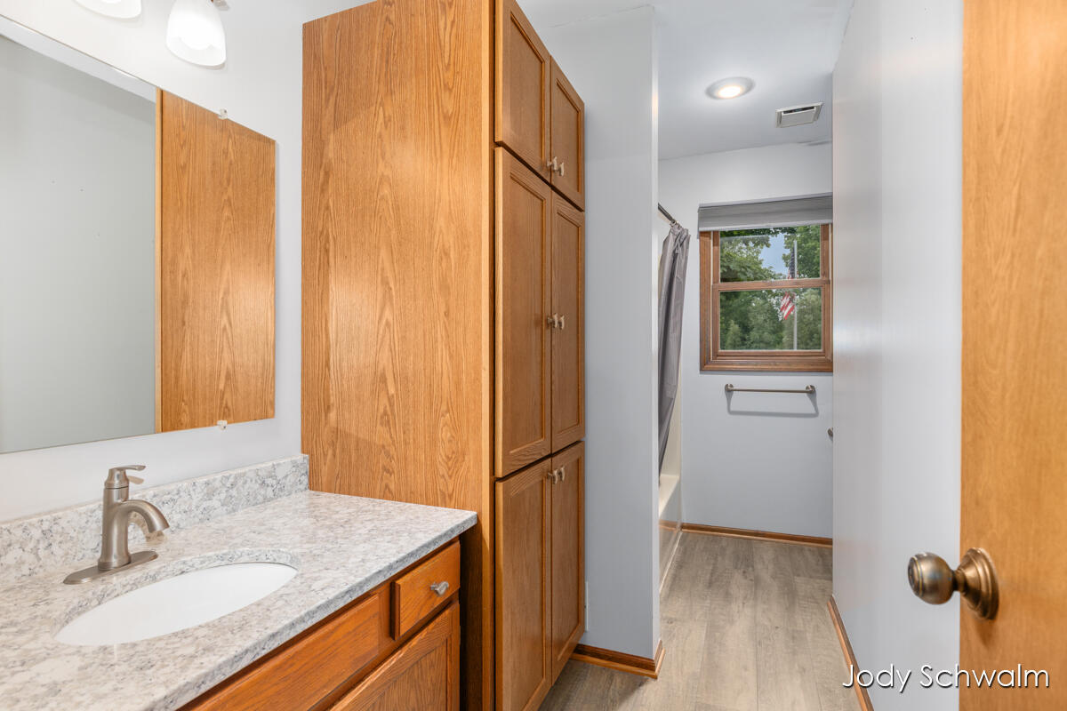 2223 Maguire Avenue NE Grand Rapids MI 49525