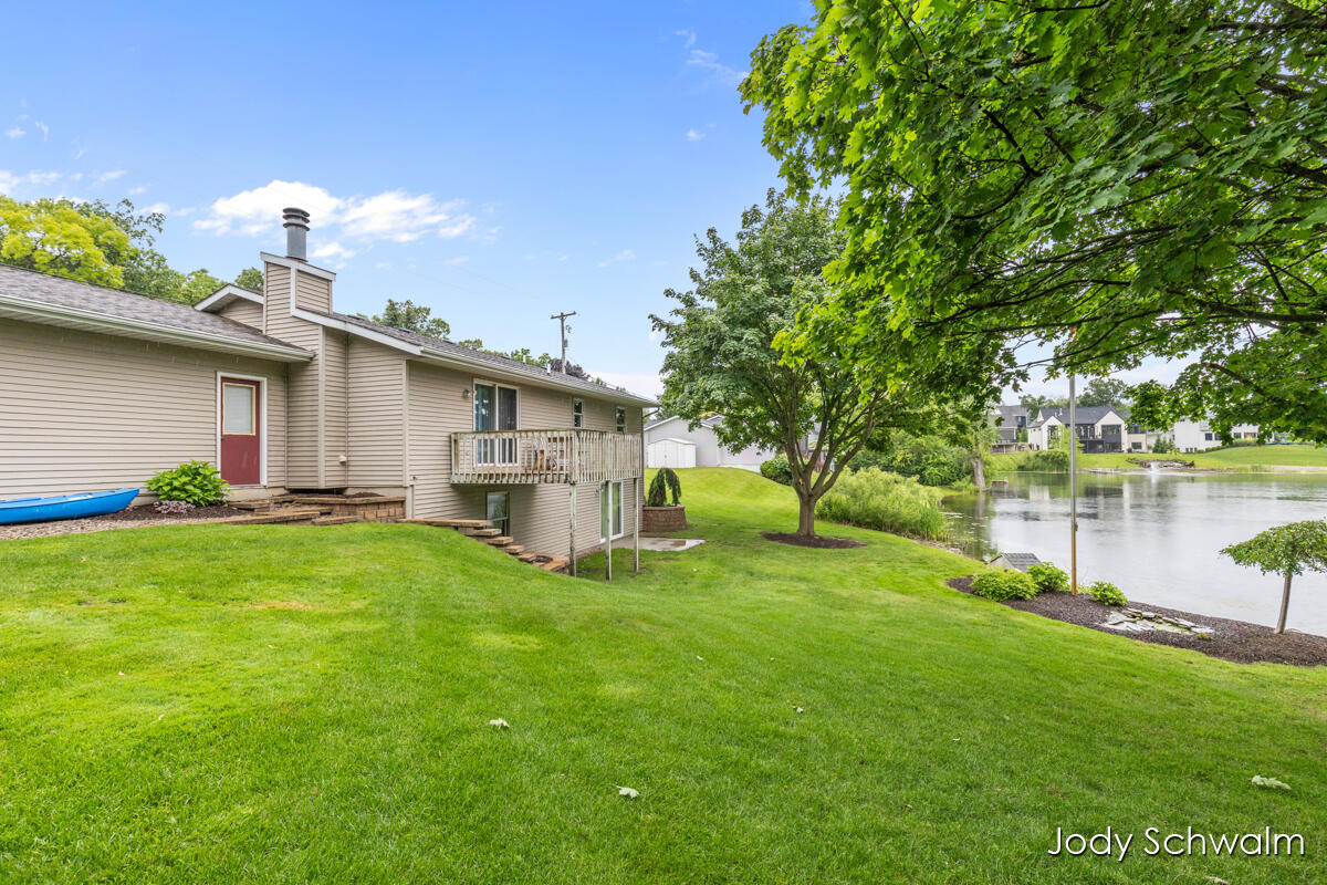 2223 Maguire Avenue NE Grand Rapids MI 49525