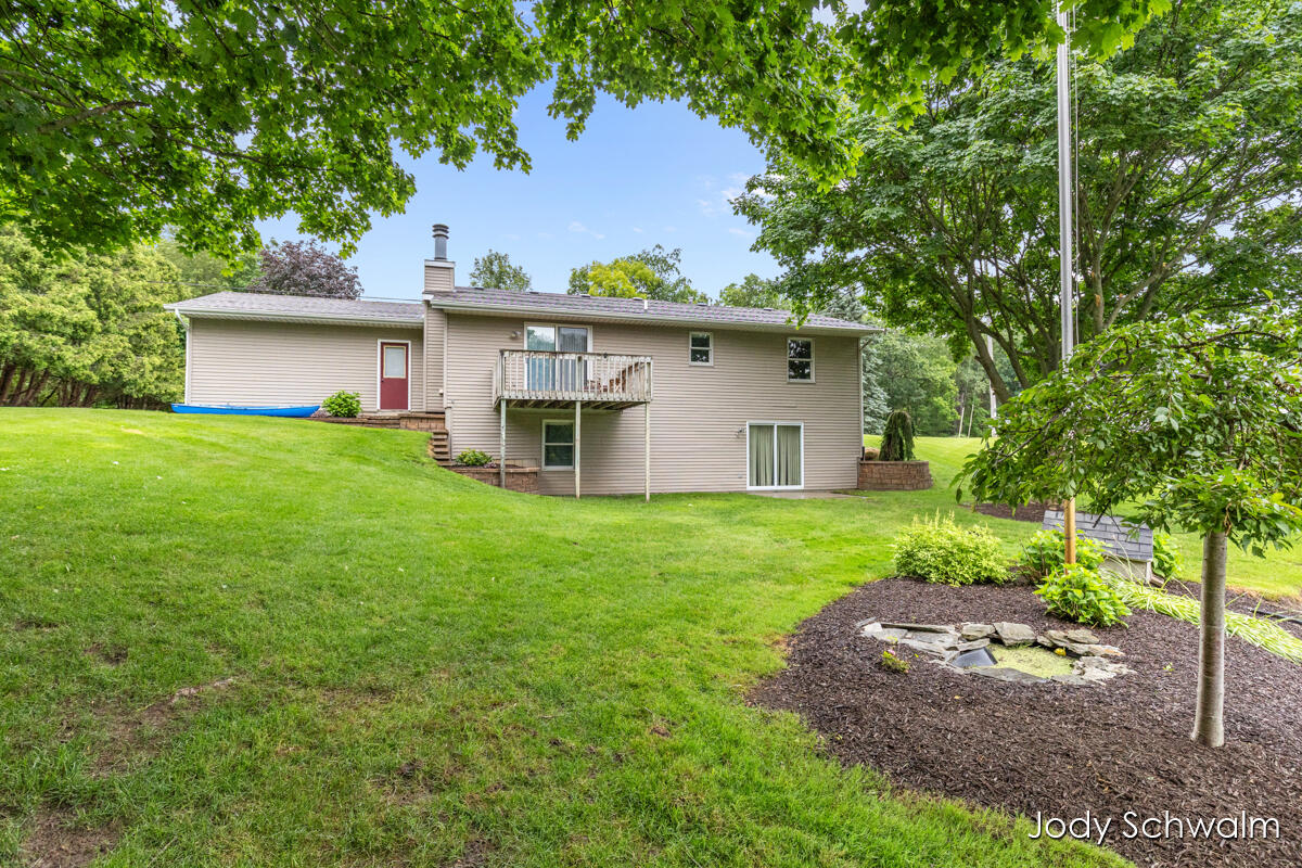 2223 Maguire Avenue NE Grand Rapids MI 49525