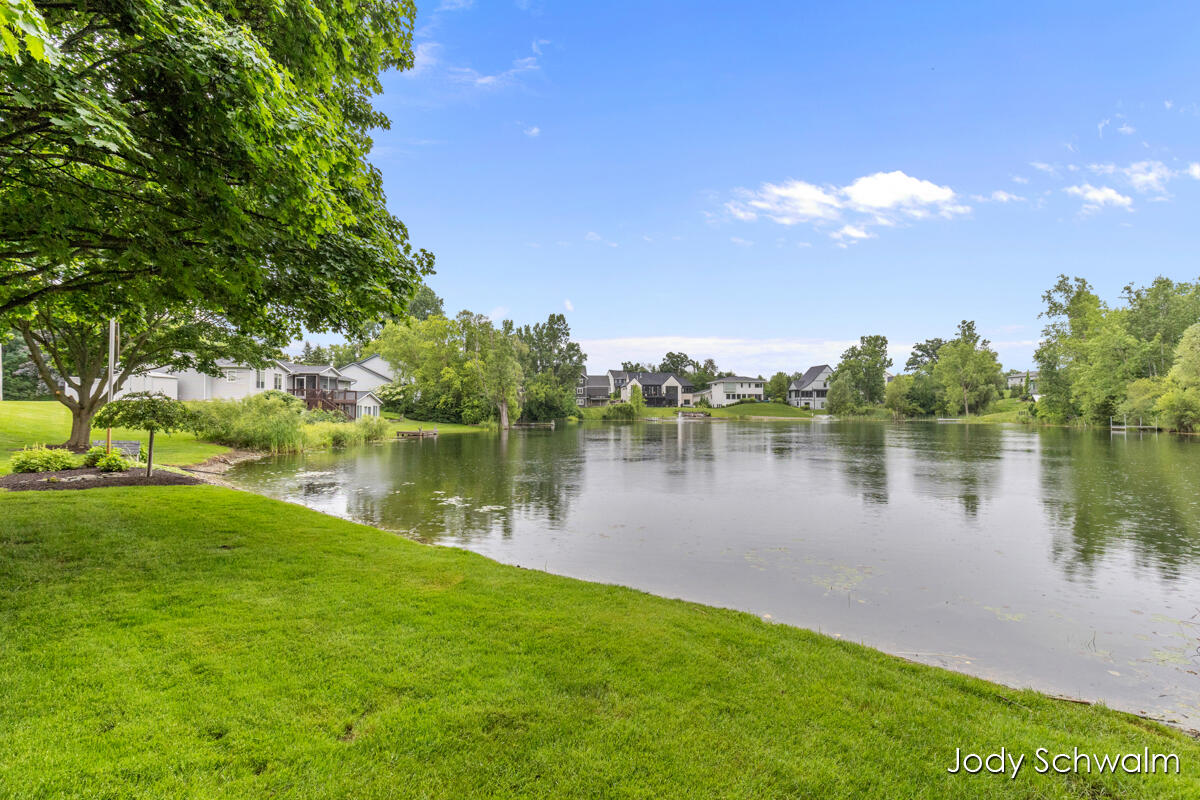 2223 Maguire Avenue NE Grand Rapids MI 49525