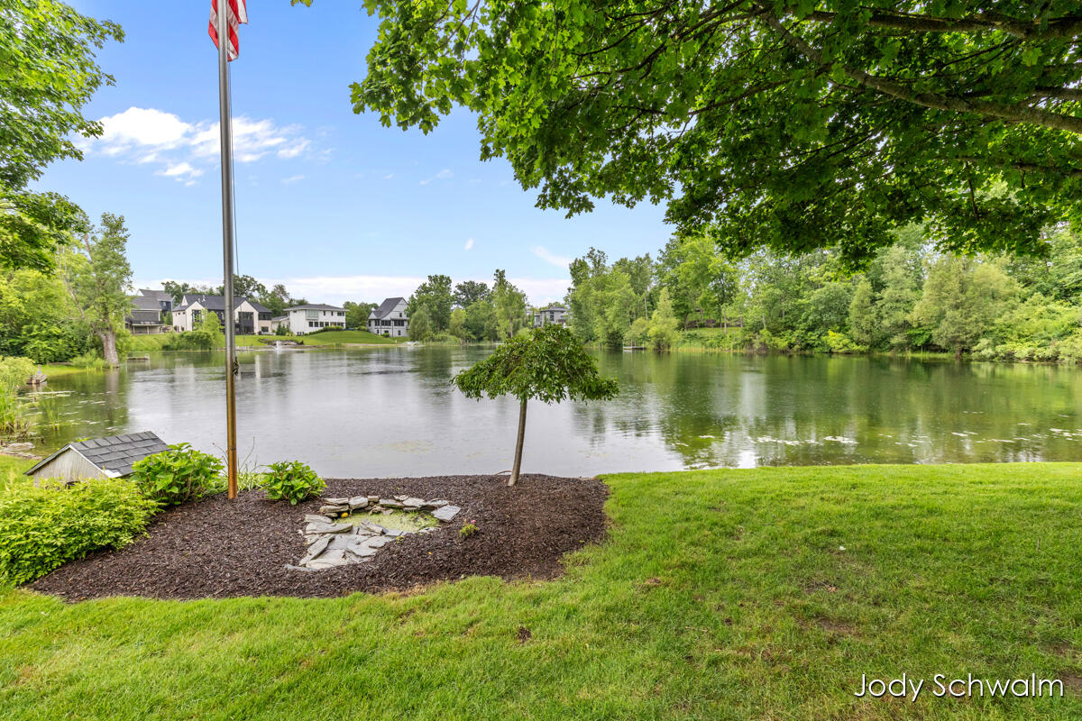 2223 Maguire Avenue NE Grand Rapids MI 49525