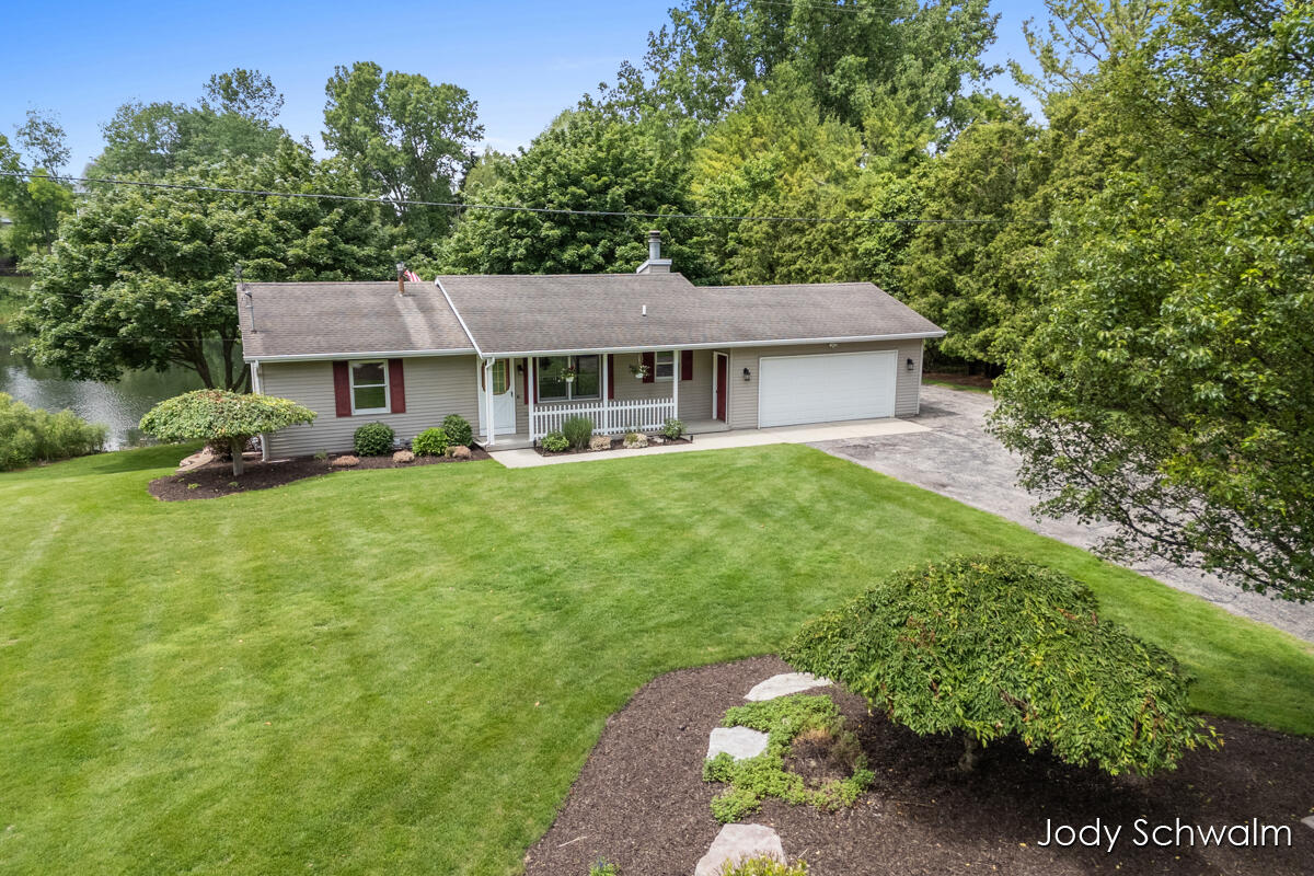 2223 Maguire Avenue NE Grand Rapids MI 49525